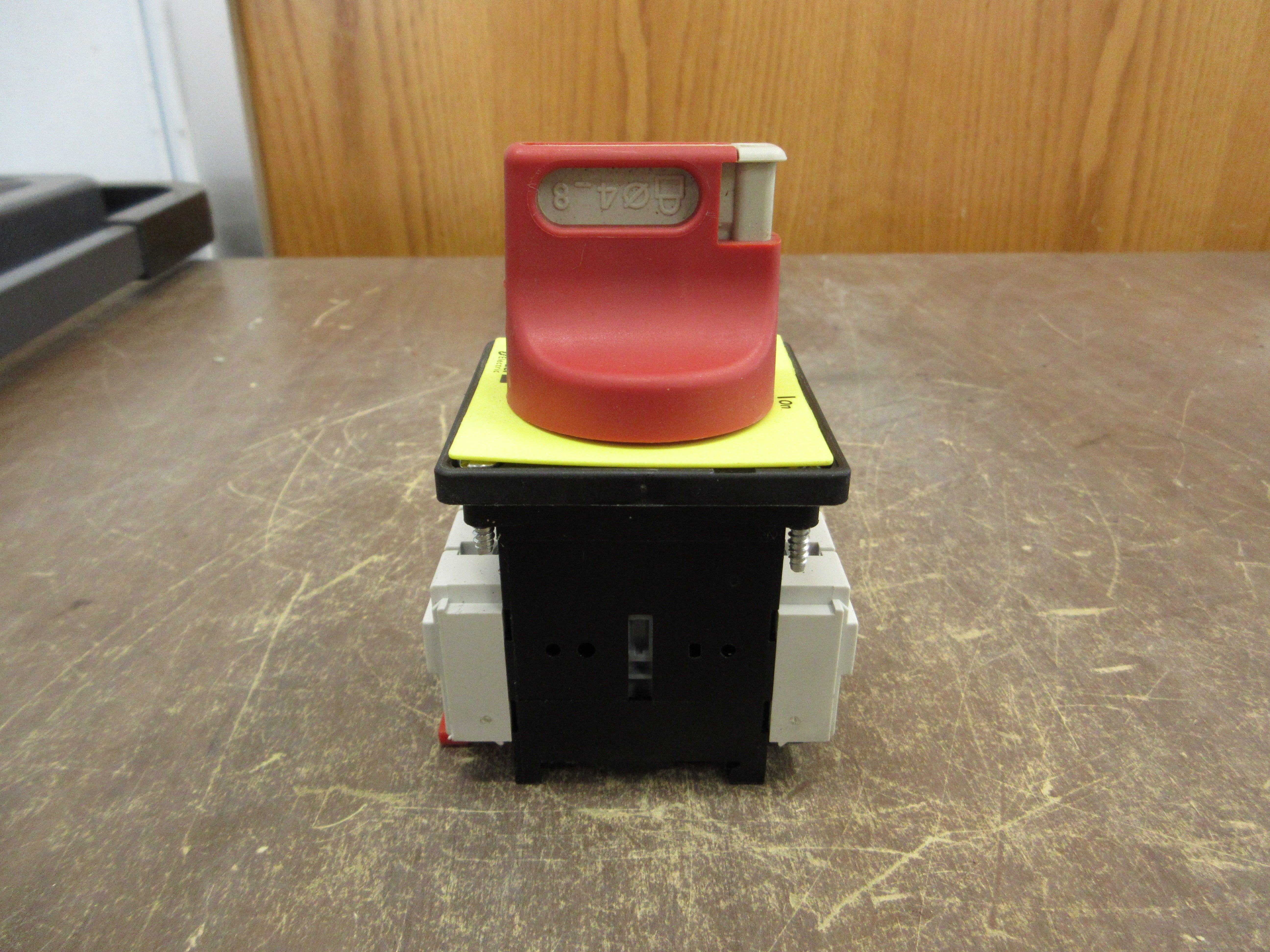 Schneider Electric Disconnect Switch V0 25A 600V Used