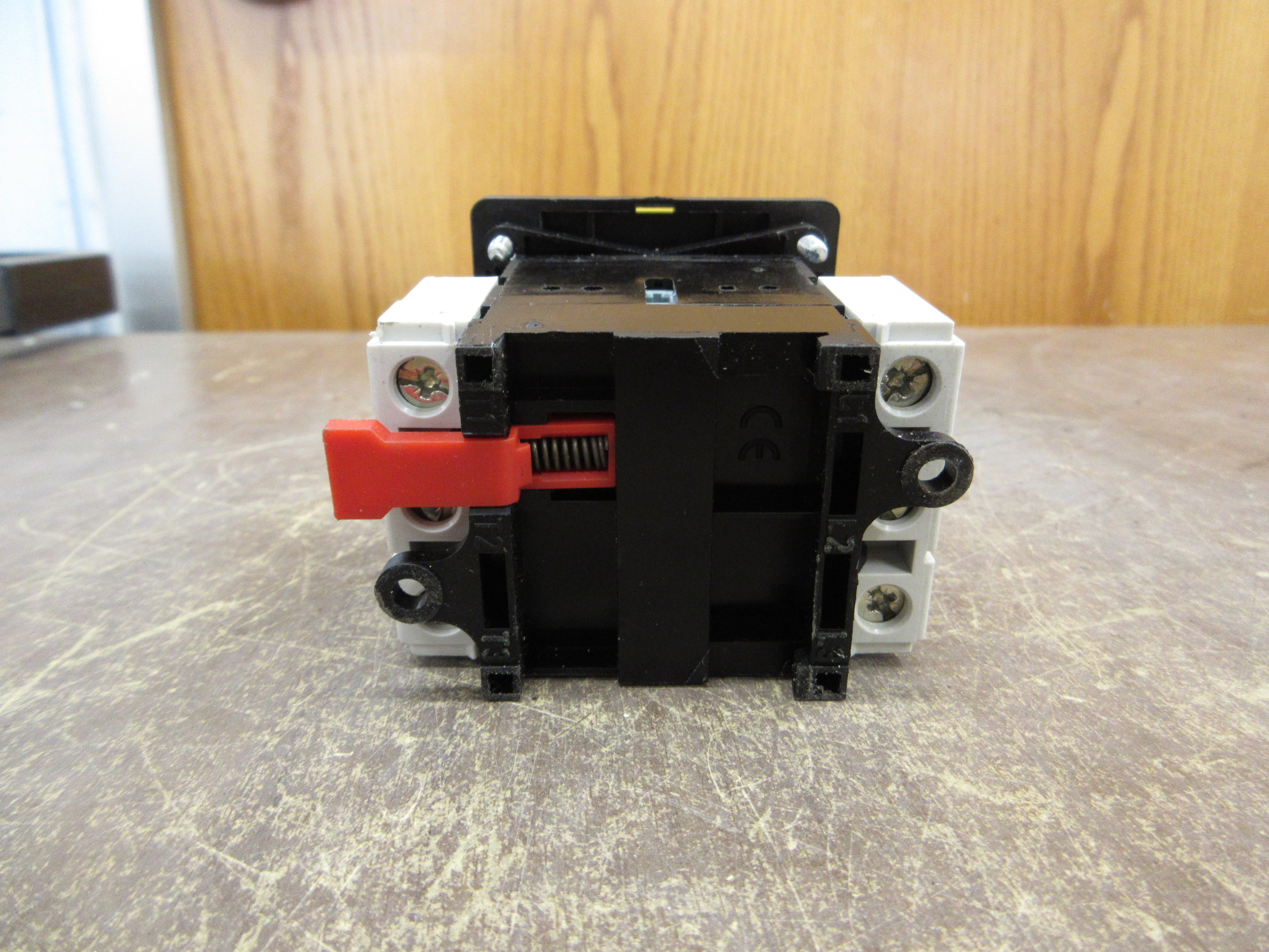 Schneider Electric Disconnect Switch V0 25A 600V Used