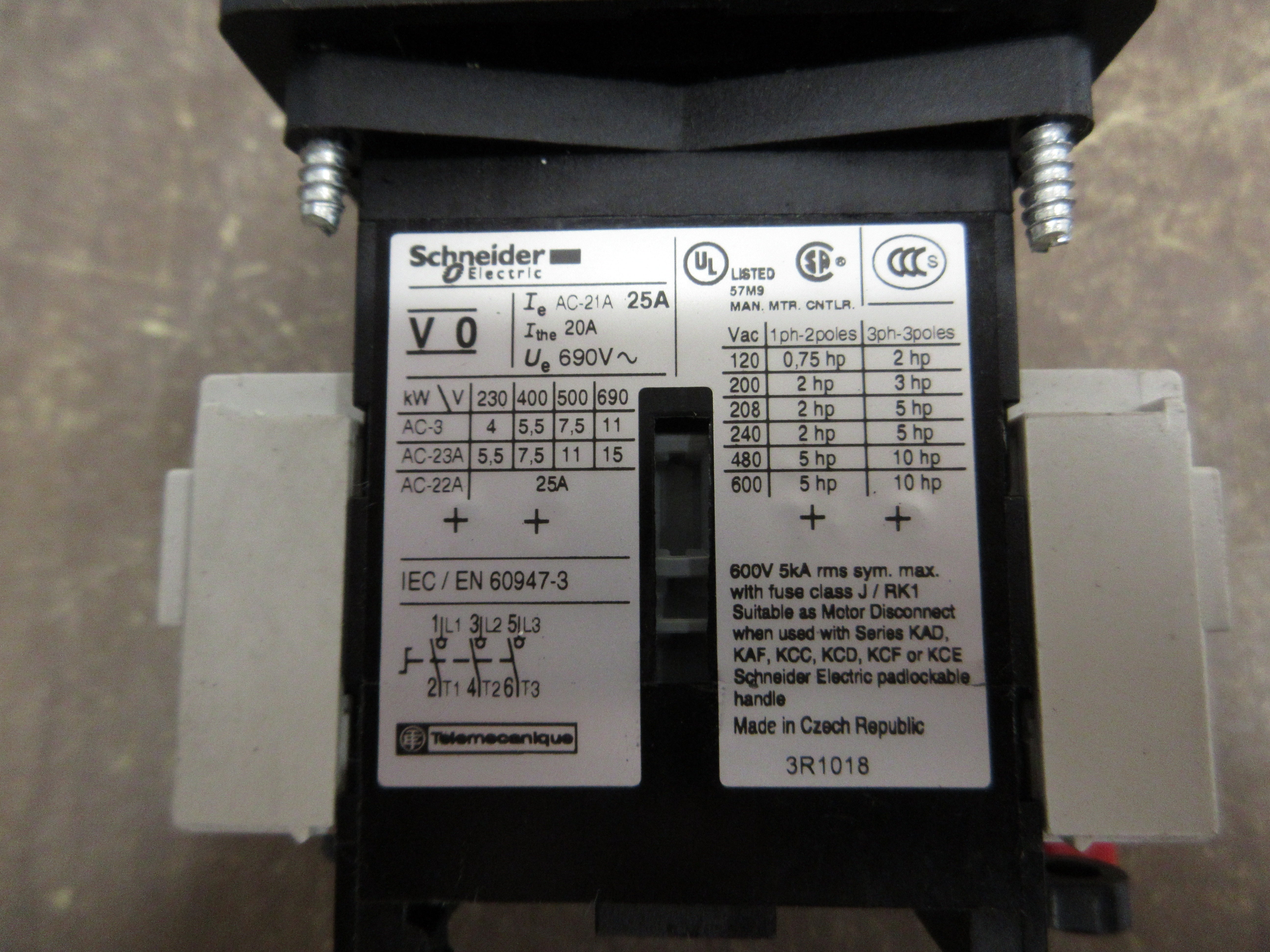 Schneider Electric Disconnect Switch V0 25A 600V Used