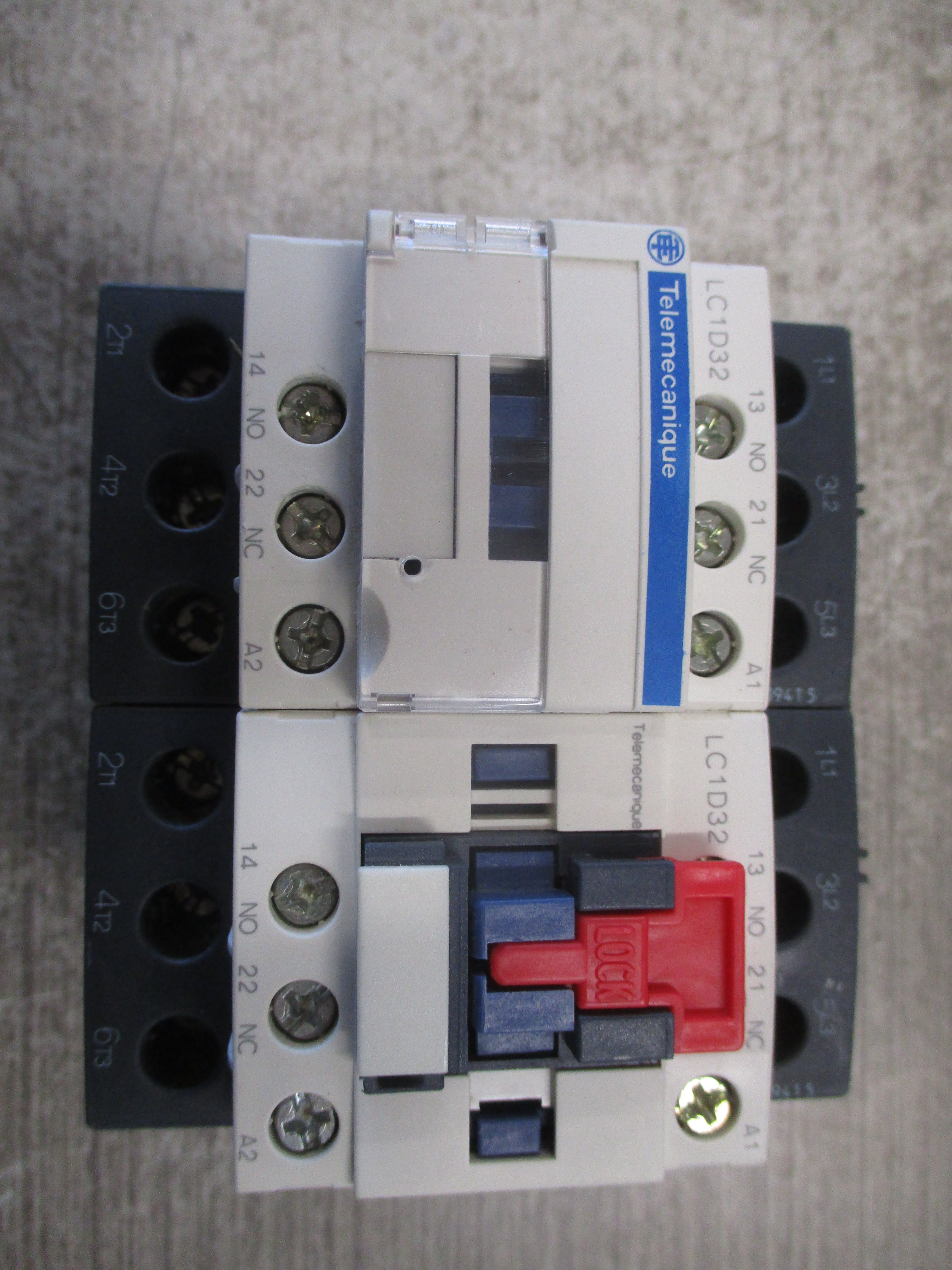 Telemecanique Reversing Contactor LC1D32 120V Coil 50A 600V Used