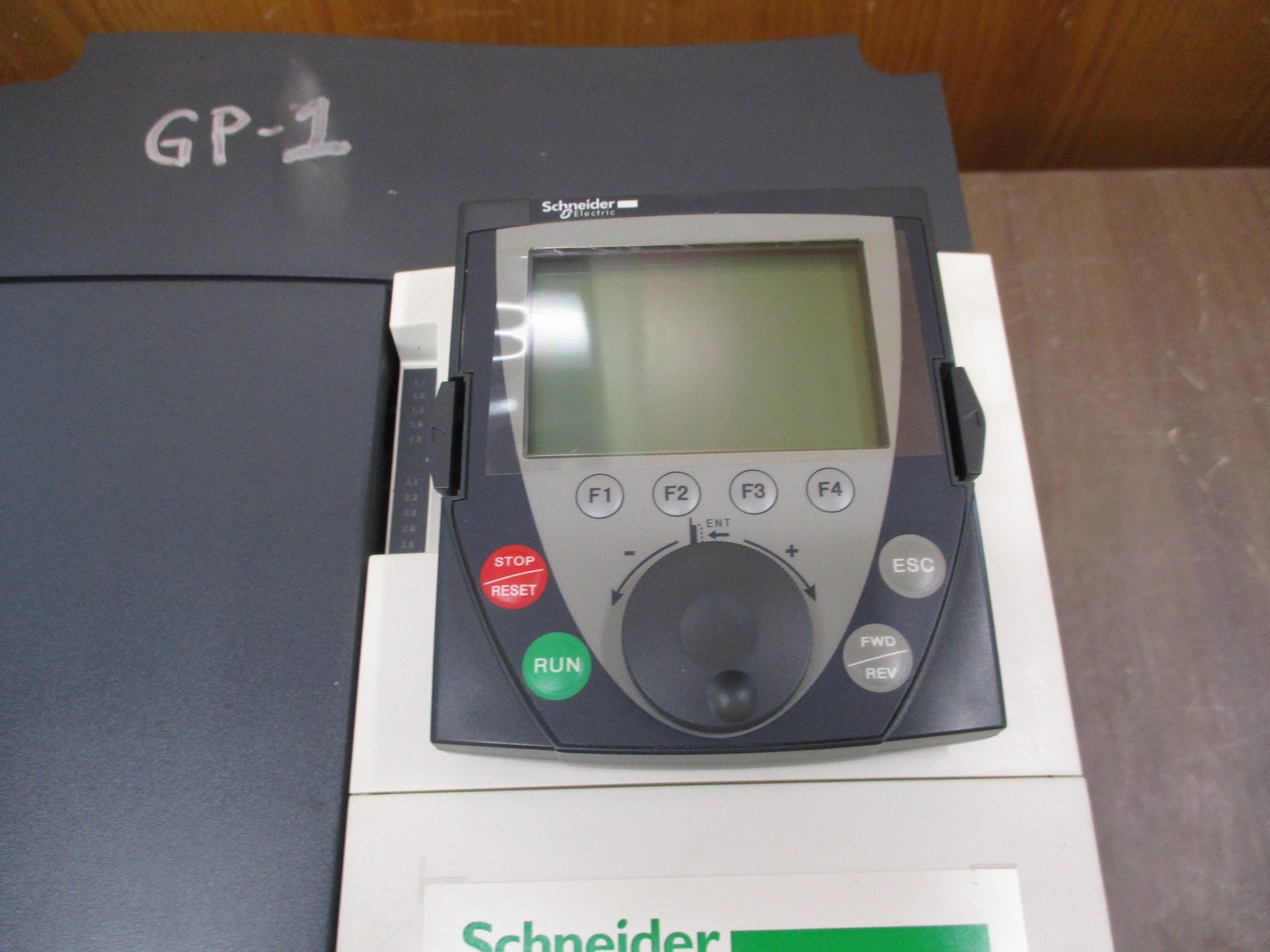 Schneider Electric Altivar 61 AC Drive ATV61HD15N4 20HP 3Ph w/ Keypad Used