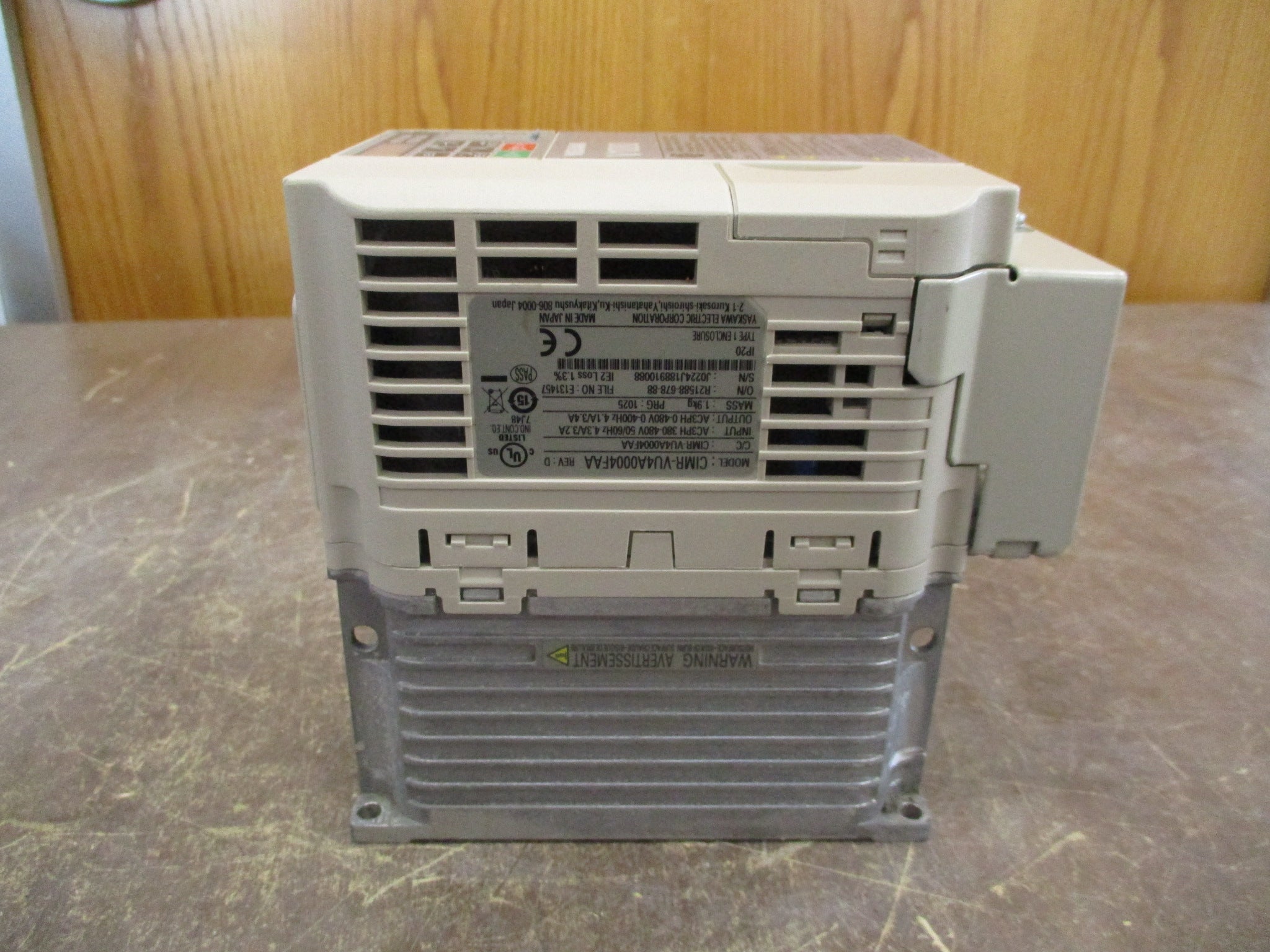 Yaskawa V1000 AC Drive CIMR-VU4A0004FAA Rev. D 1HP w/ Keypad Used