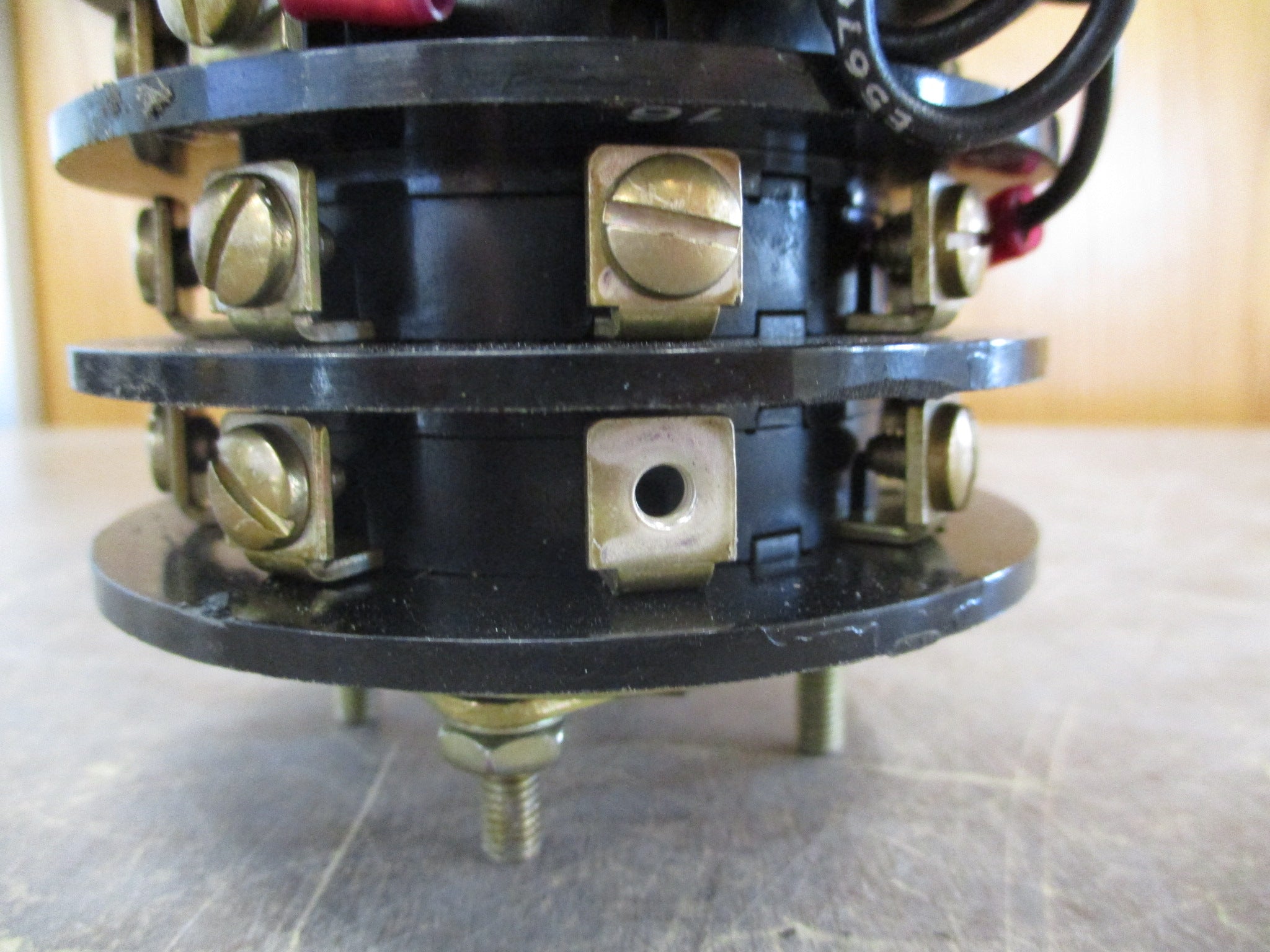 Electroswitch Series 24 Lock-Out Relay Rotary Switch 7802E 125VDC Used