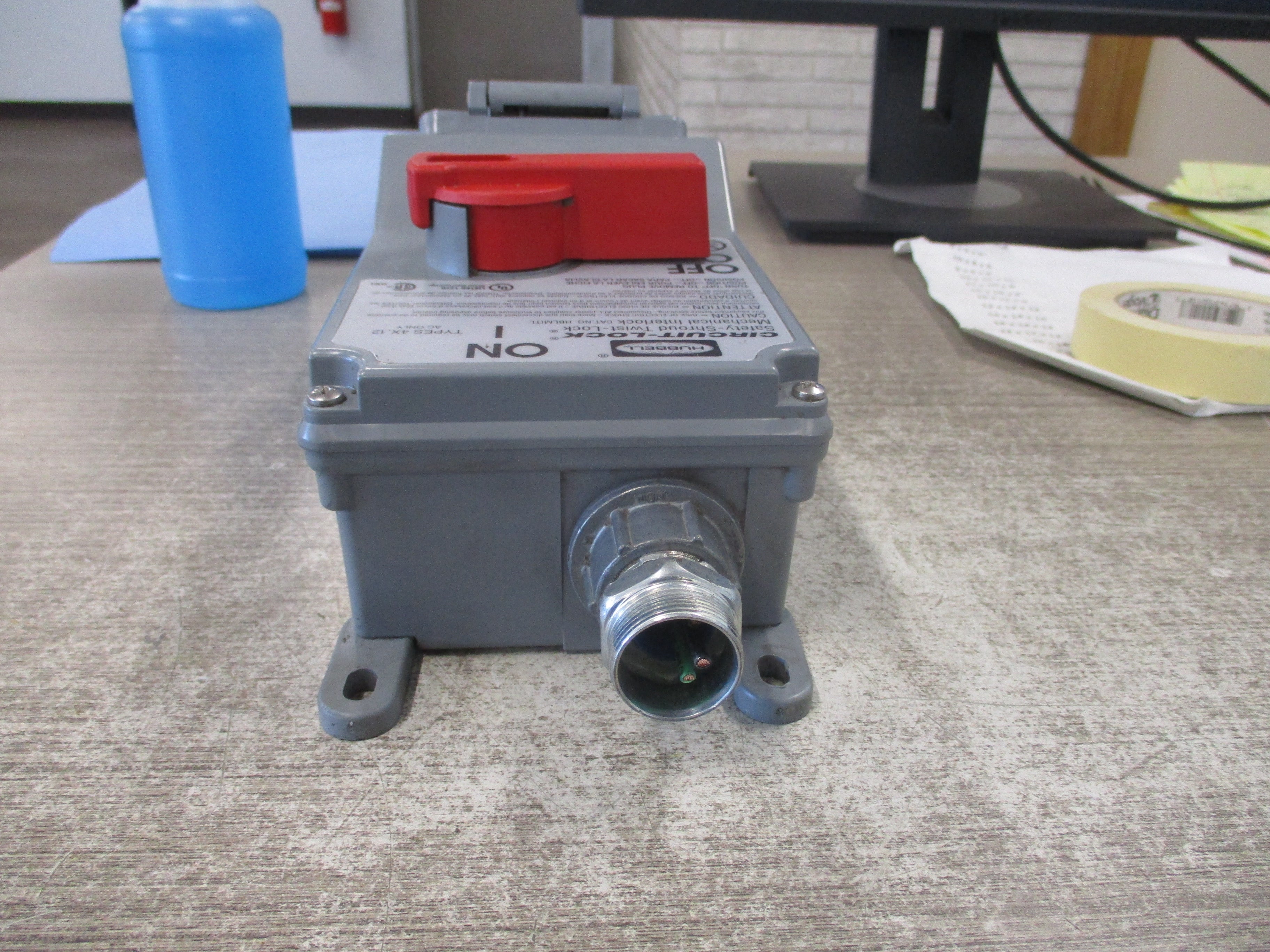 Hubbell Circuit - Lock Mechanical Interlock HBLMITL/HBL2430SW 20A 3Ph 480V Type 4X,12 Used