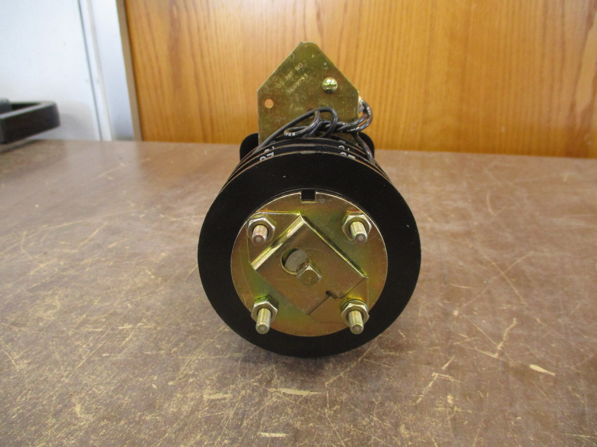 Electroswitch Series 24 Lock-Out Relay Rotary Switch 7802E 125VDC Used