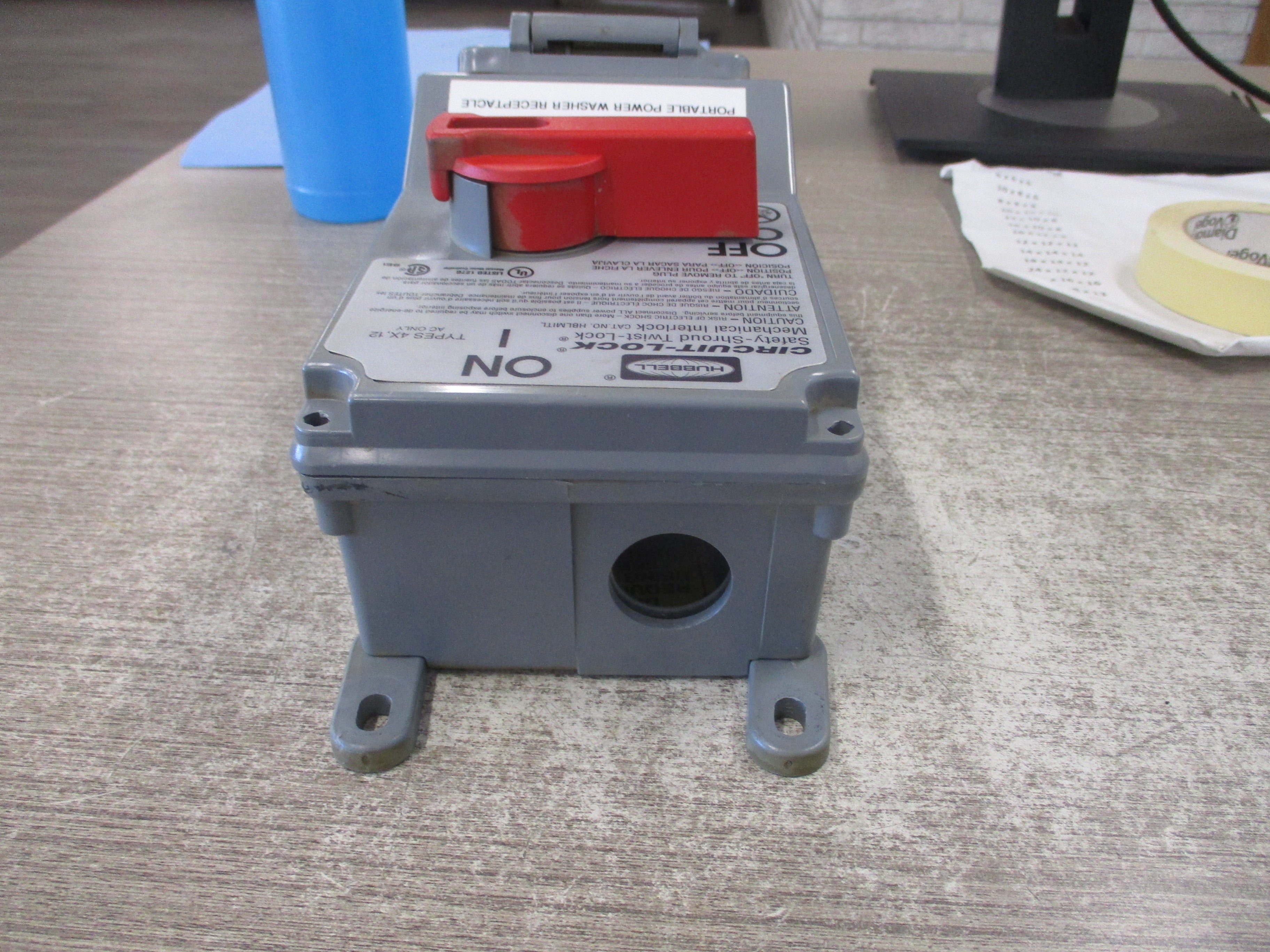 Hubbell Circuit-Lock Mechanical Interlock HBLMITL/HBL2730SW 30A 3Ph 480V *No Cover Screws* Used