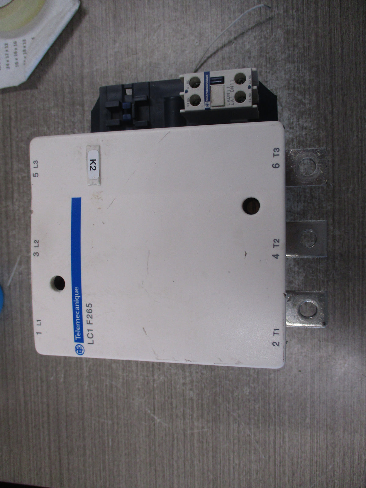 Telemecanique Contactor LC1F265 120-127V Coil 40-400 Hz 285A 600V (1) Aux Contact Block Used