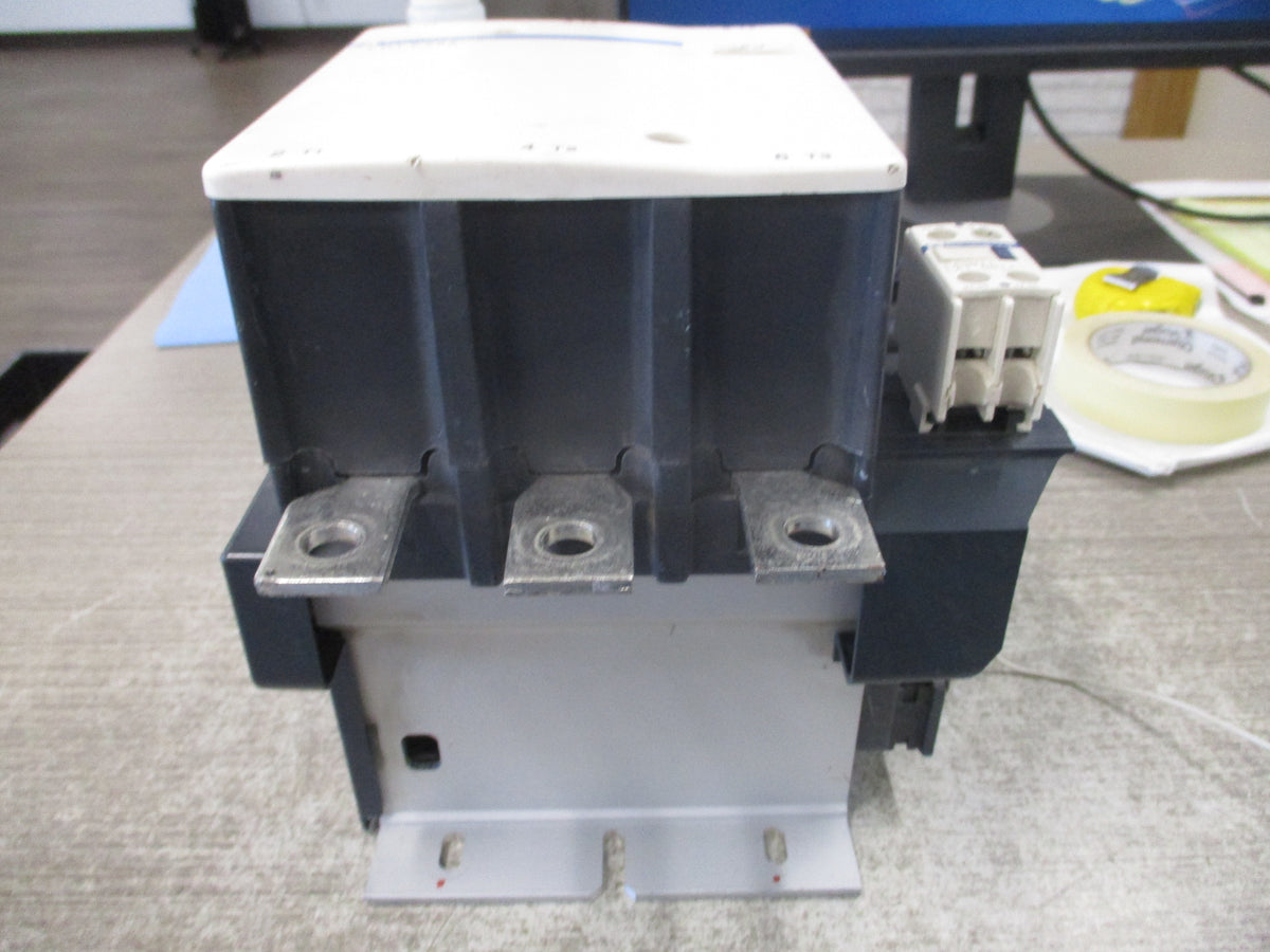 Telemecanique Contactor LC1F265 120-127V Coil 40-400 Hz 285A 600V (1) Aux Contact Block Used