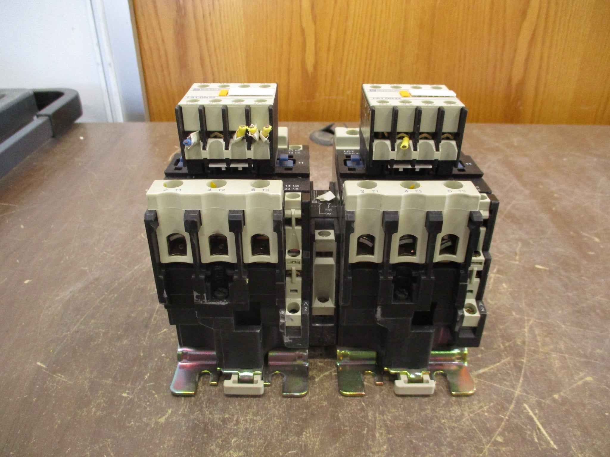 Telemecanique Reversing Contactor LC1D6511 120V Coil (2) Aux Contact Blocks Used