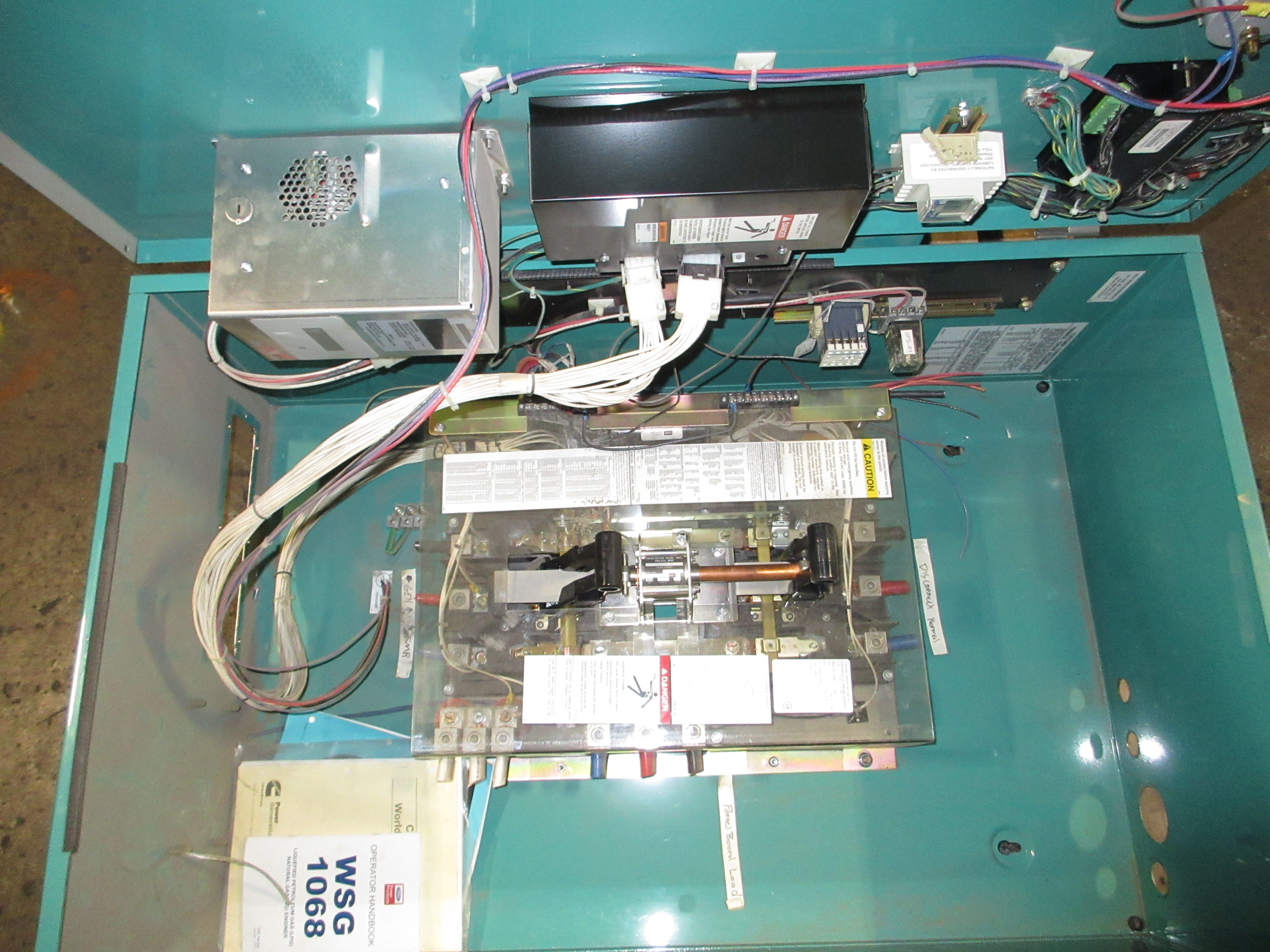 Cummins Automatic Transfer Switch OTECB-5773717 260A 208V 60Hz 3P Used