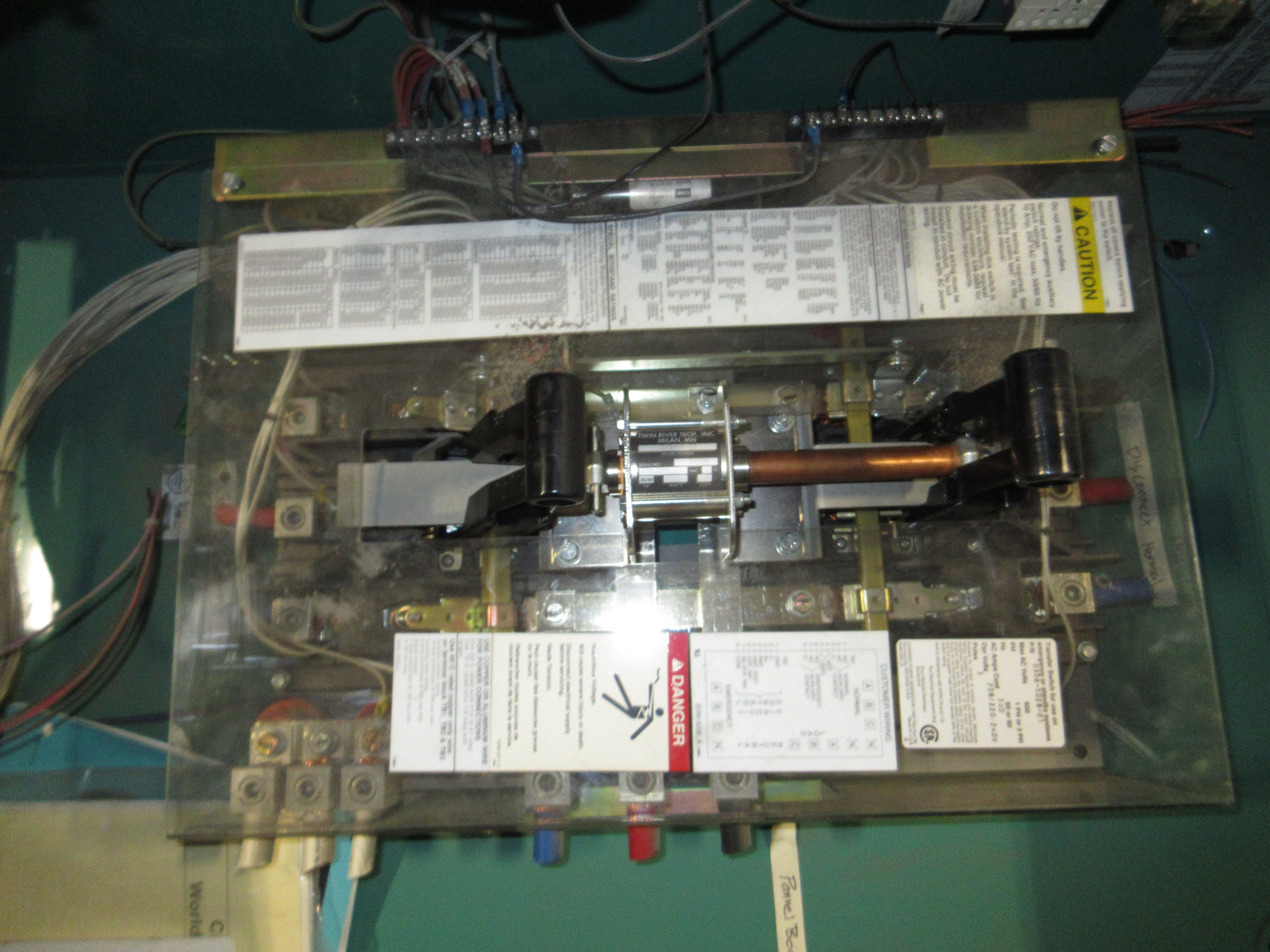 Cummins Automatic Transfer Switch OTECB-5773717 260A 208V 60Hz 3P Used