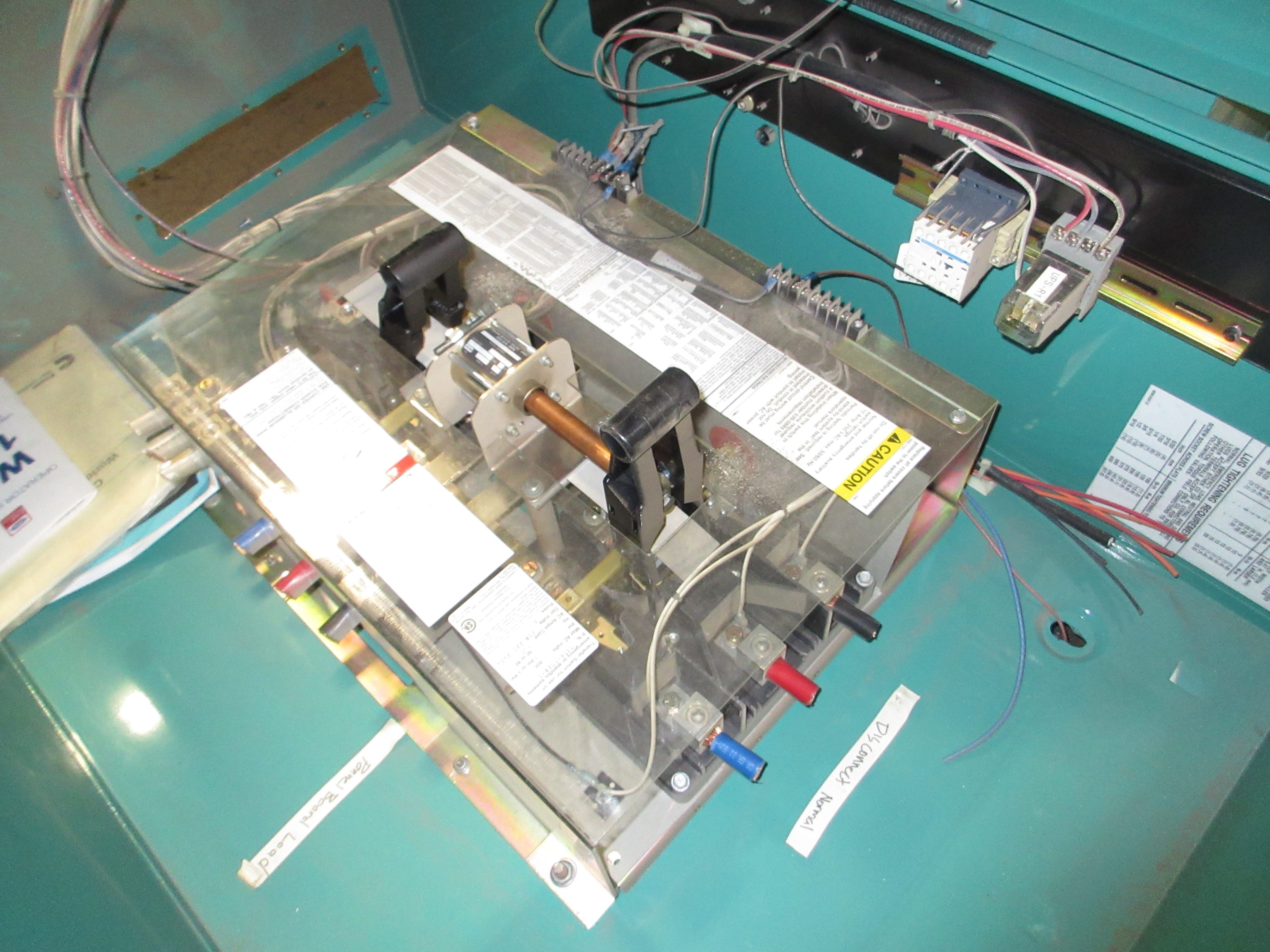 Cummins Automatic Transfer Switch OTECB-5773717 260A 208V 60Hz 3P Used