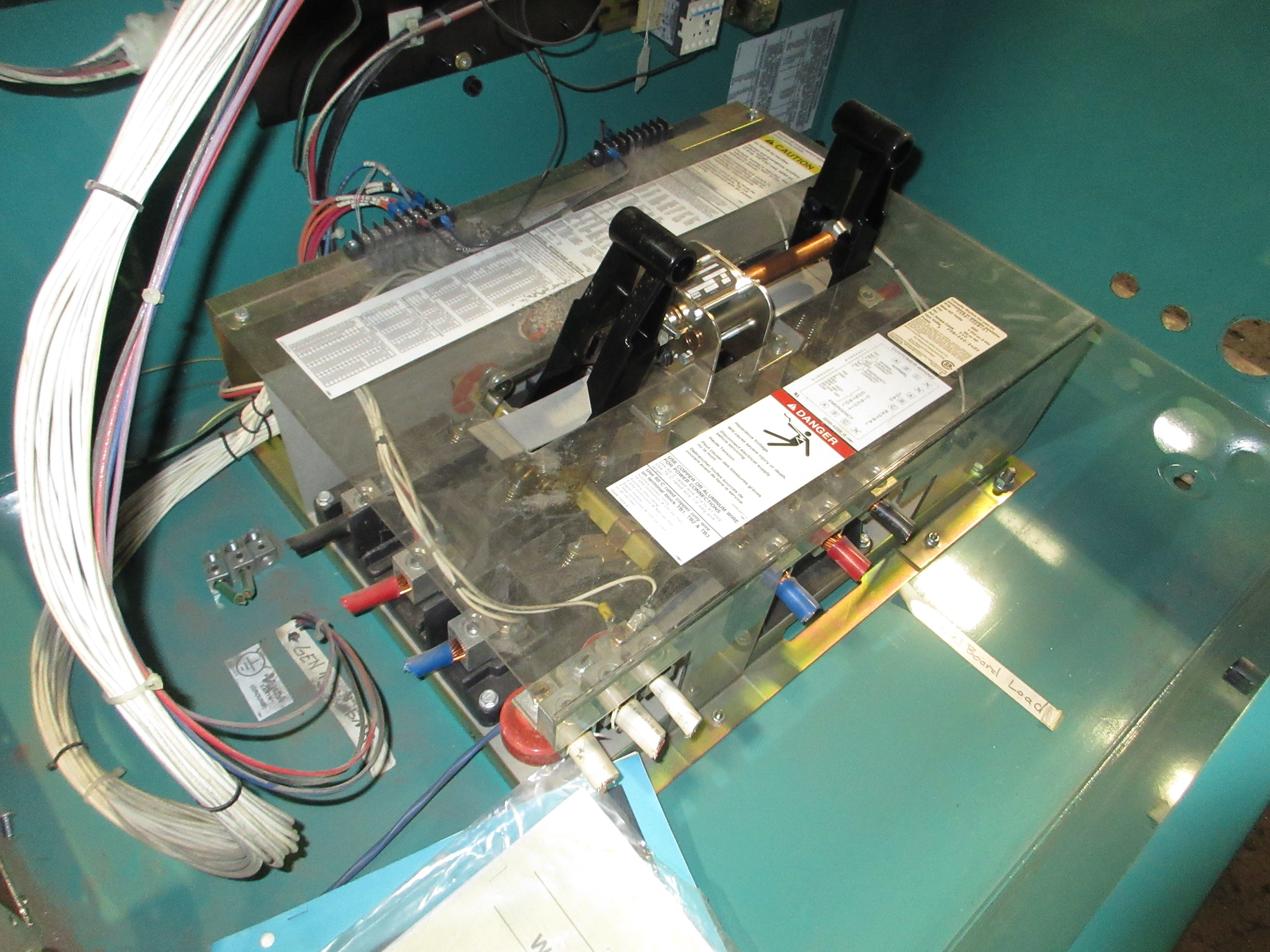 Cummins Automatic Transfer Switch OTECB-5773717 260A 208V 60Hz 3P Used