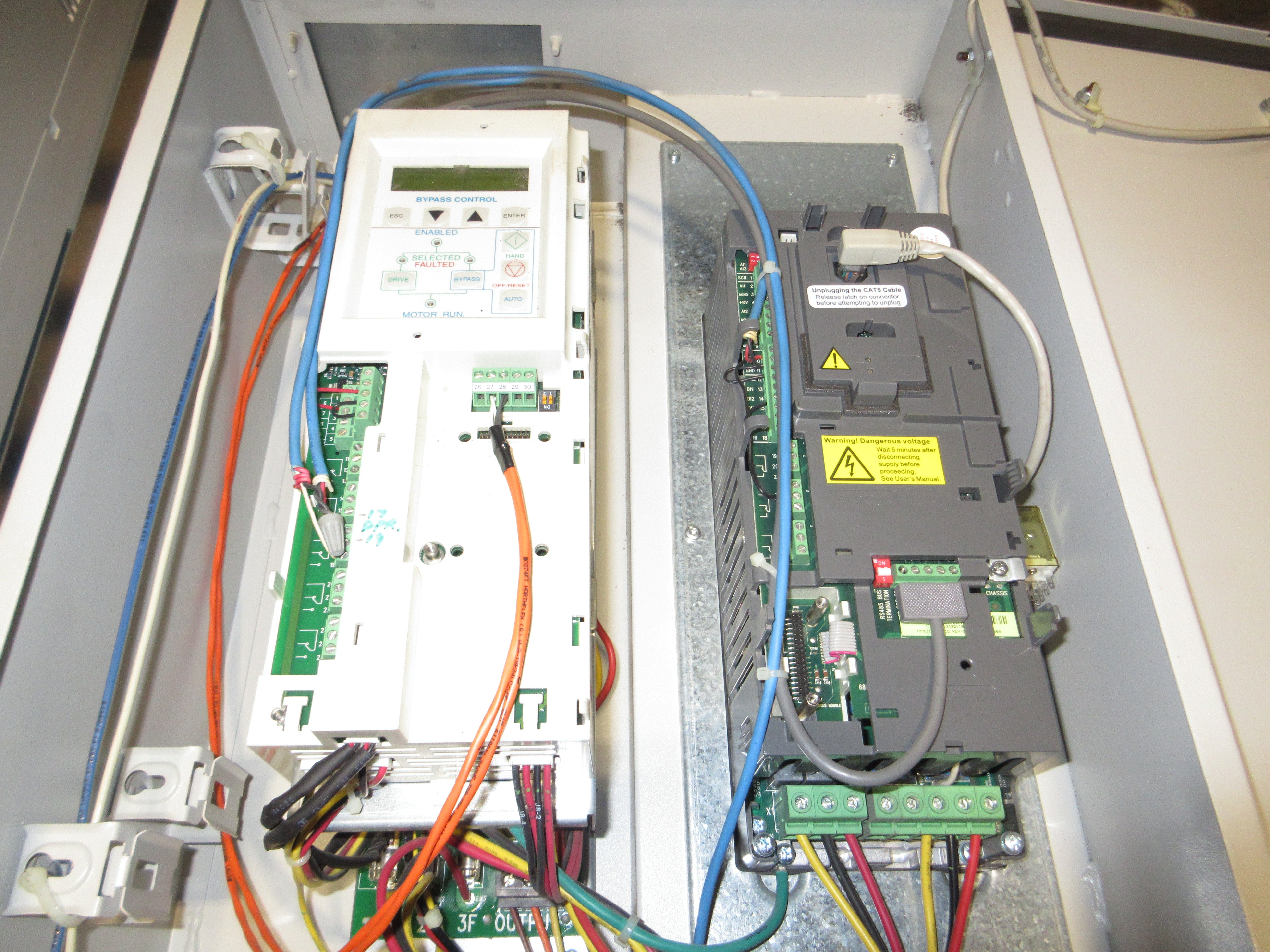 ABB ACH550 AC Drive w/ Bypass ACH550-BCR-012A-4+F267 7.5HP 3Ph w/ Keypad Used