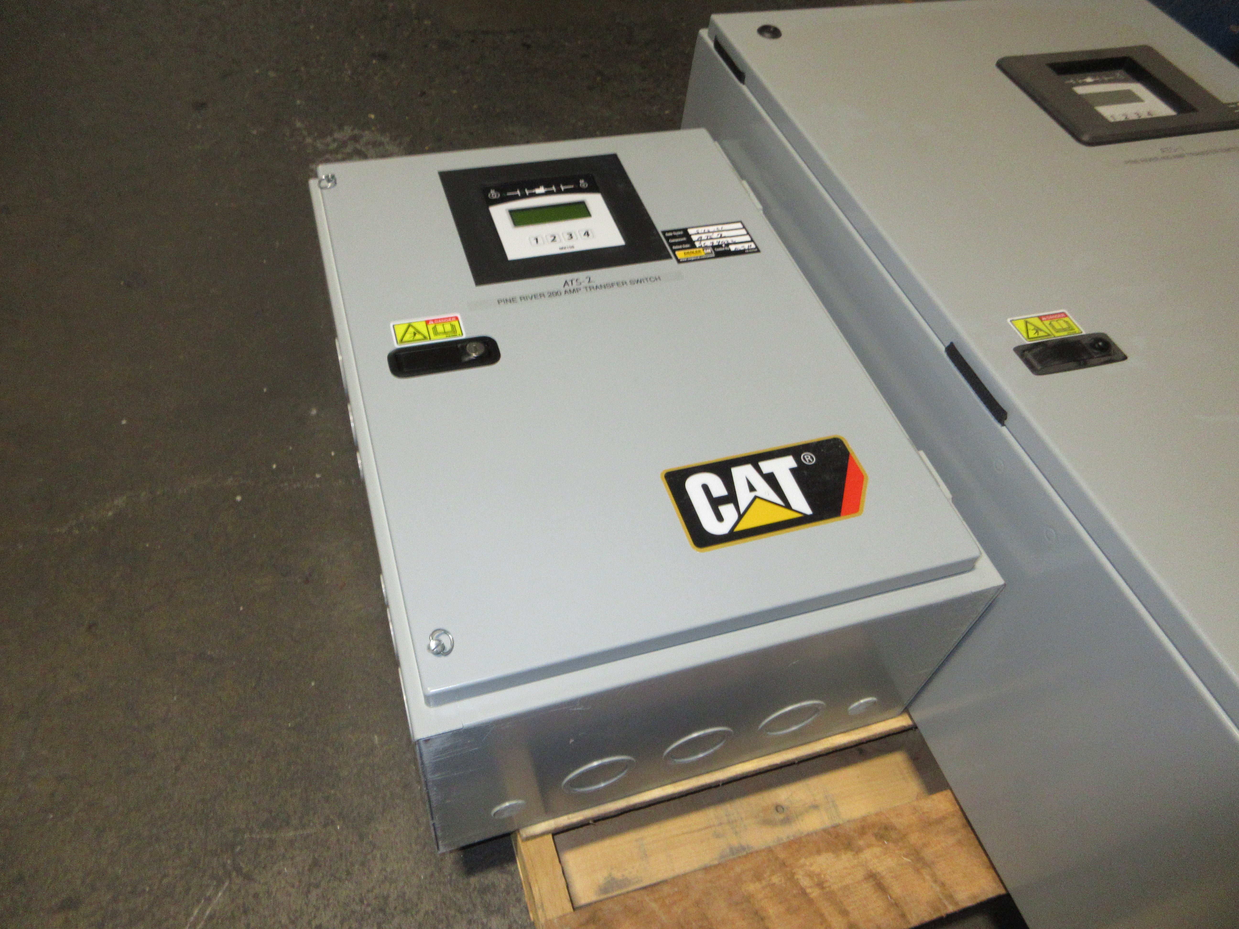 CAT Automatic Transfer Switch CTG 200A 277/480V 3Ph 60Hz Used
