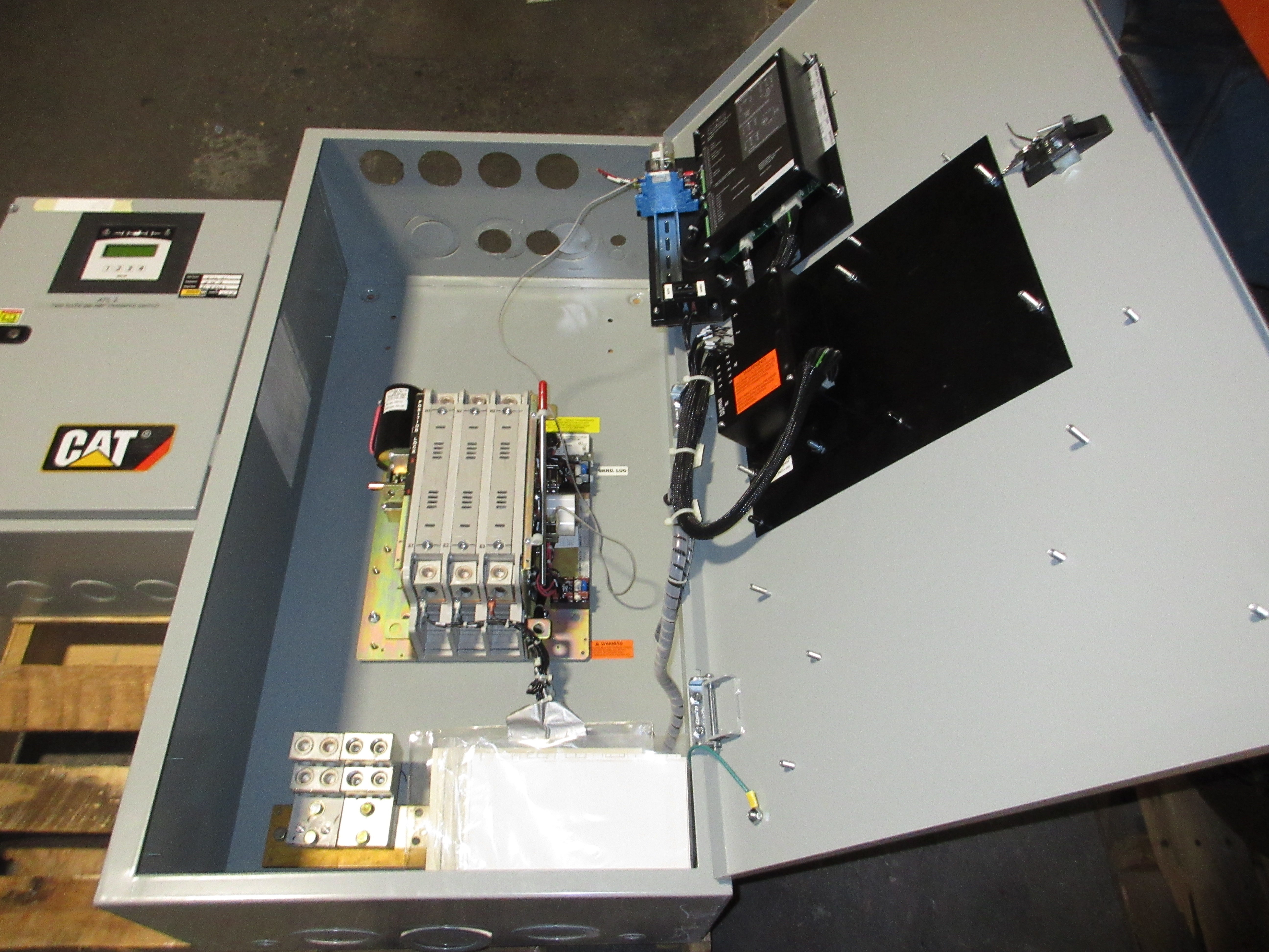 CAT Automatic Transfer Switch CTG 400A 277/480V 3Ph 60Hz Used