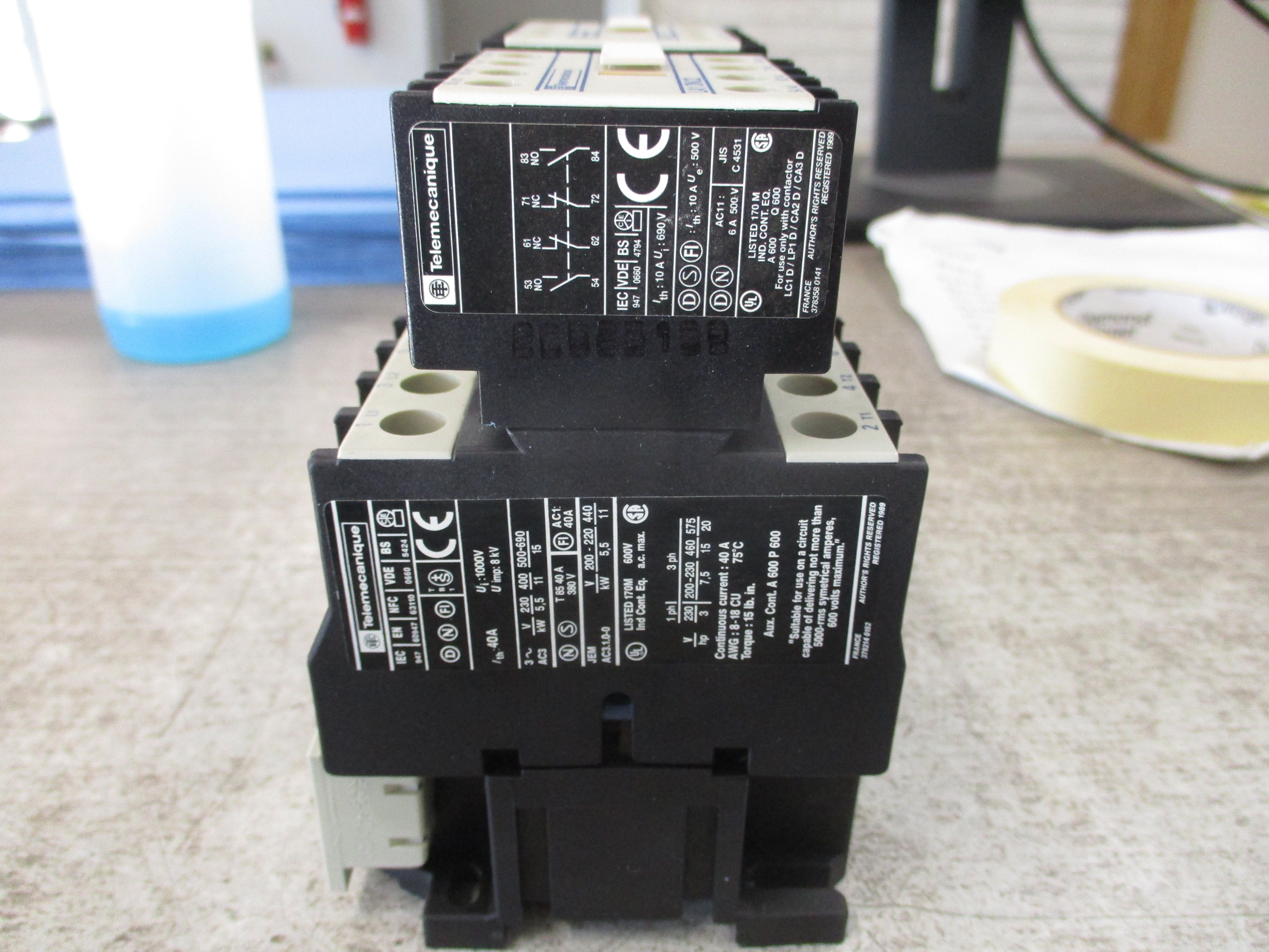 Telemecanique Reversing Contactor LC1 D2510 120V Coil 40A 600V (2) Aux Contact Blocks (2) Surge Suppressors Used