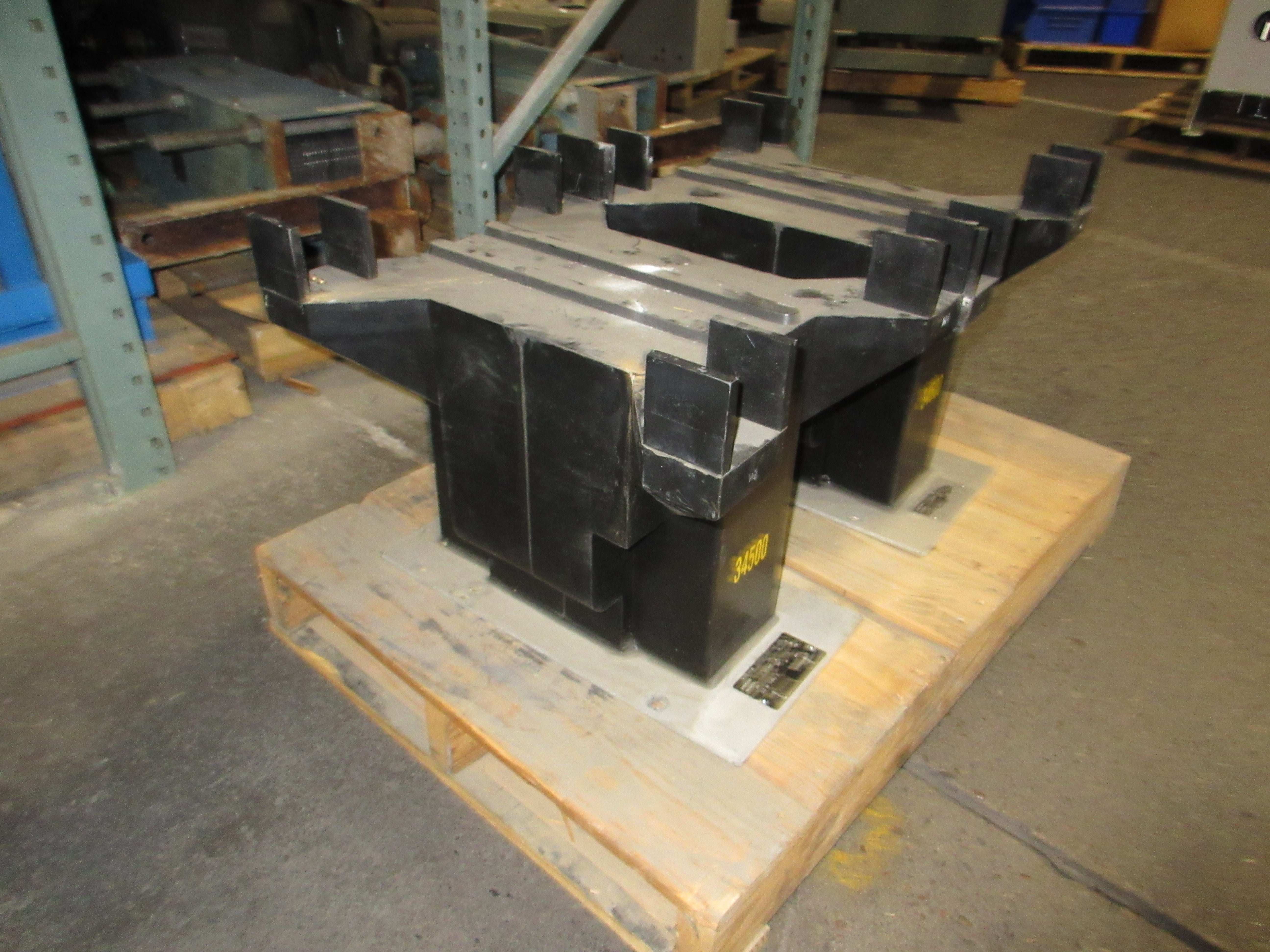 ABB VIZ-20 Voltage Transformer 7883A60G01 Pri: 34500V Ratio 300:1 60Hz 200kV BIL