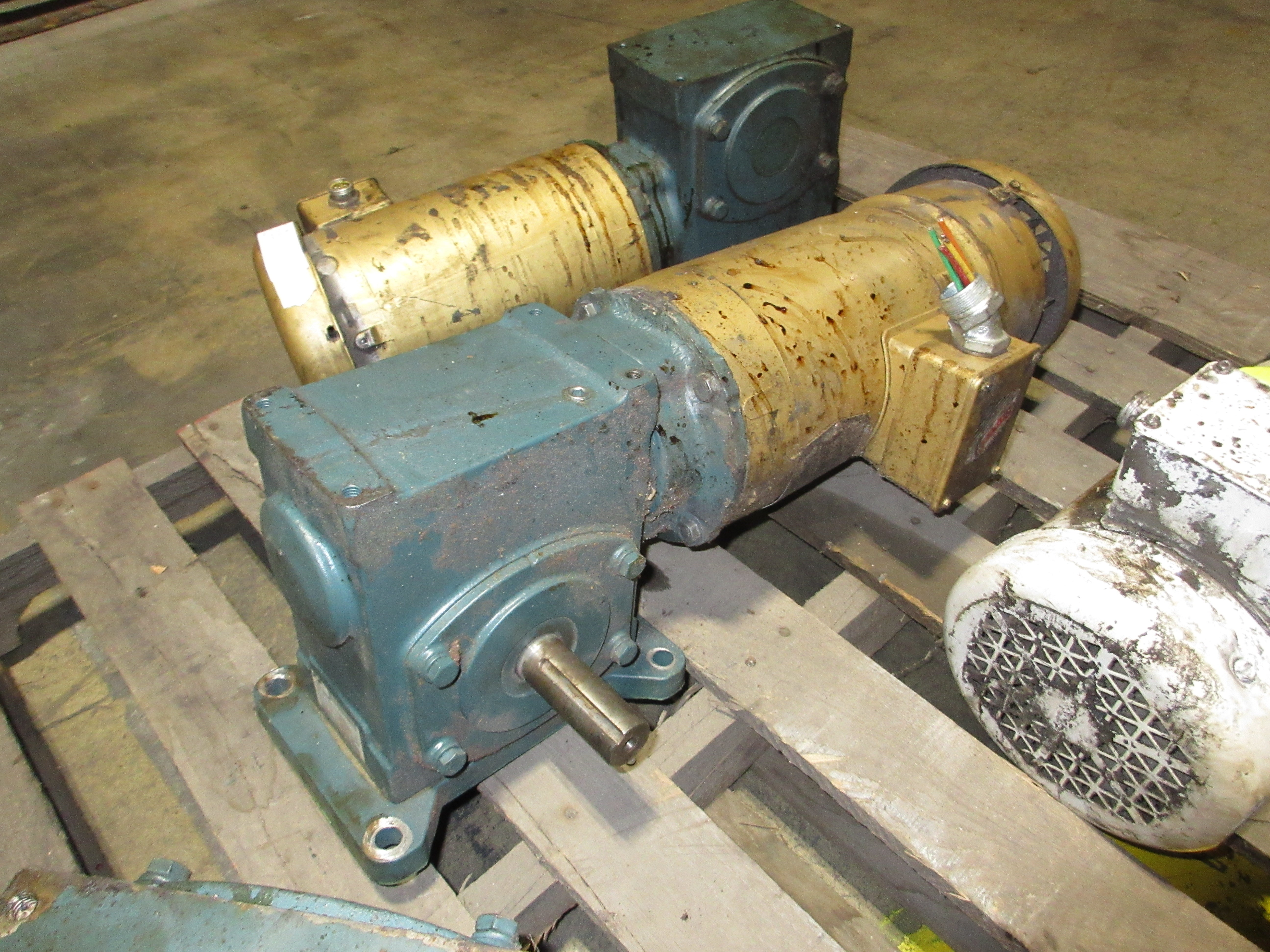 Dodge Tigear 2 Gearmotor 26Q40L56 1.55 HP In Ratio: 40:1 Used