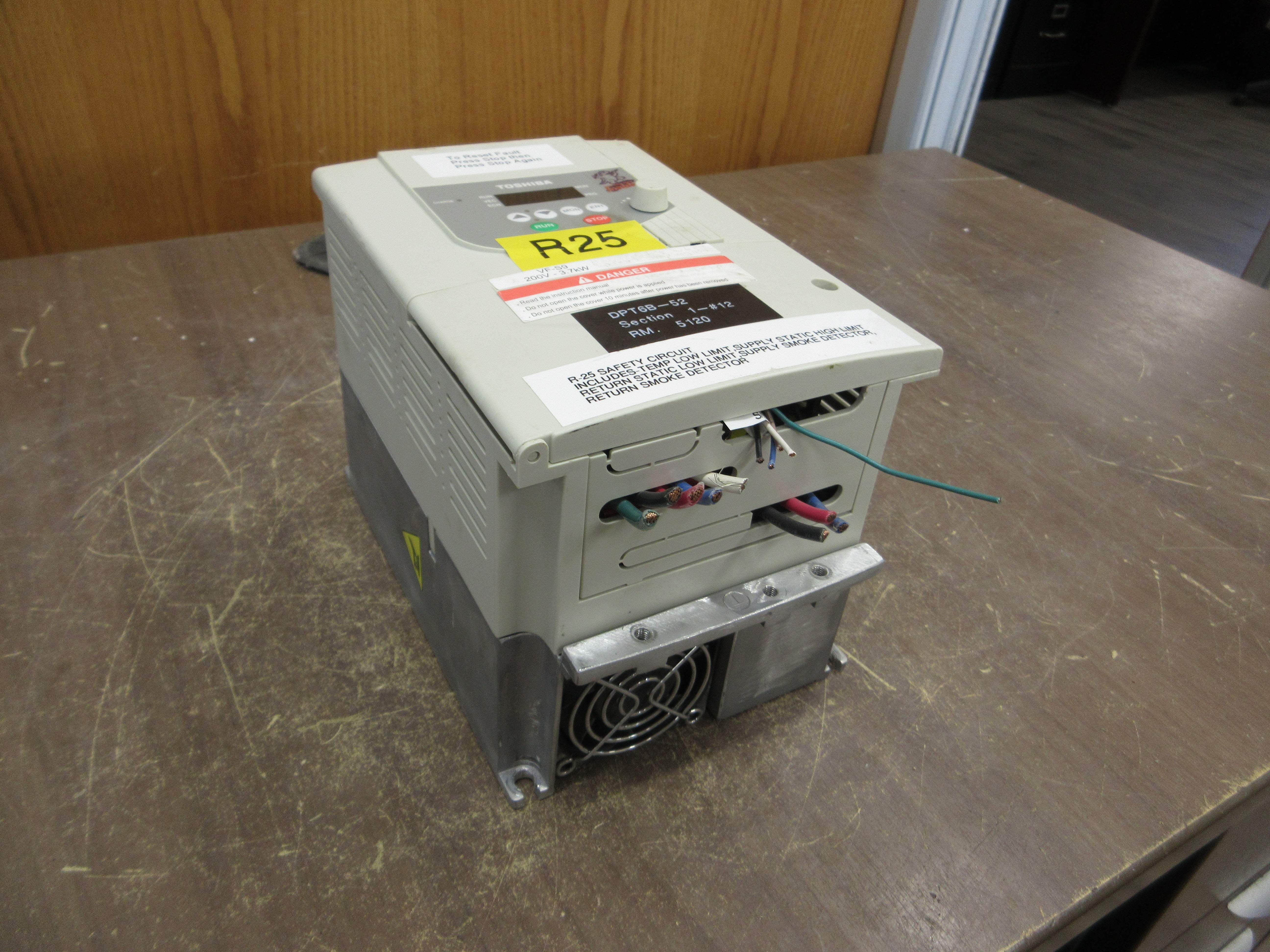 Toshiba AC Drive VFS9-2037PM-WN 5HP 3Ph Used