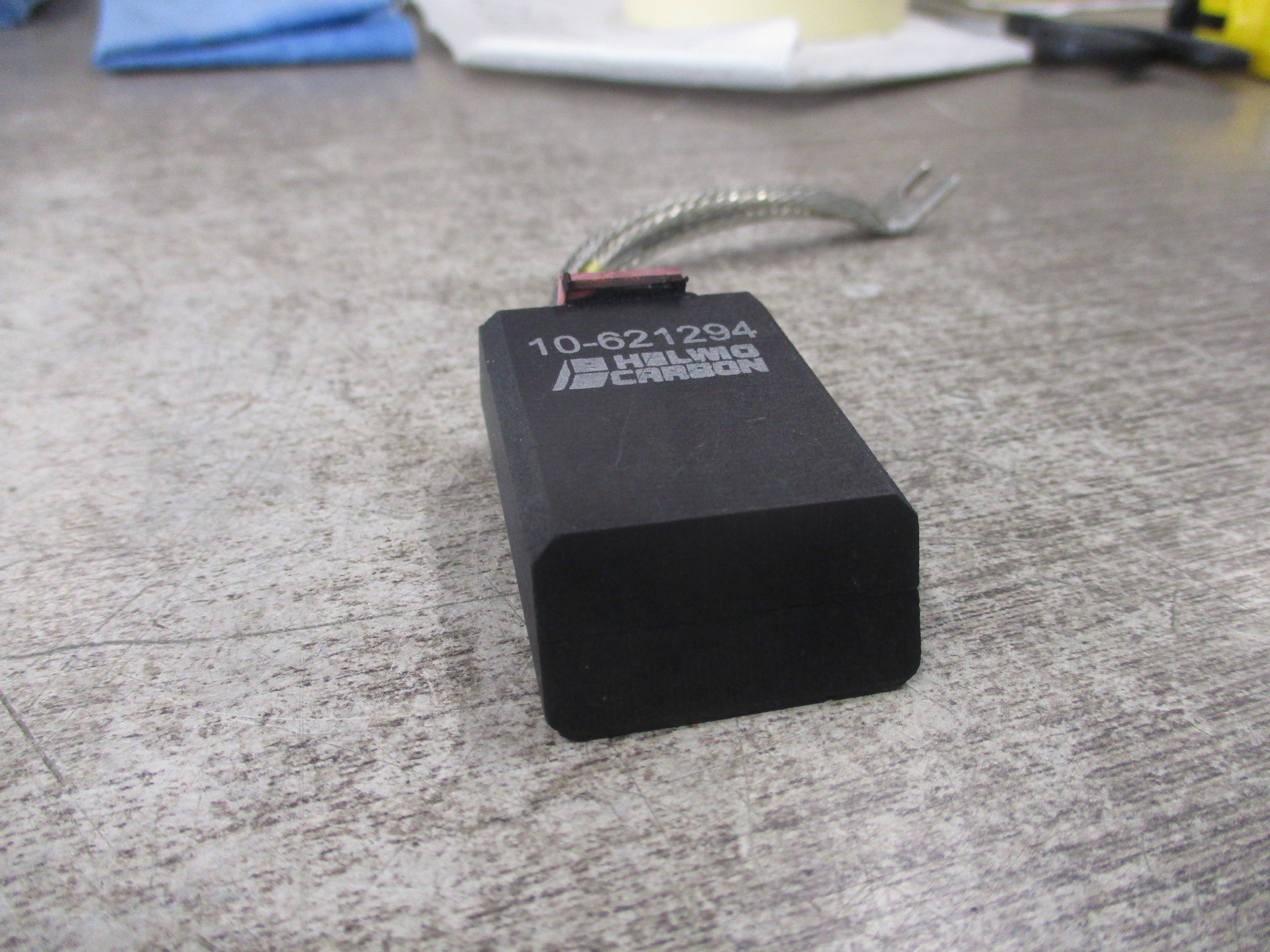 Helwig Carbon Motor Brush 10-621294 *No Box* New Surplus