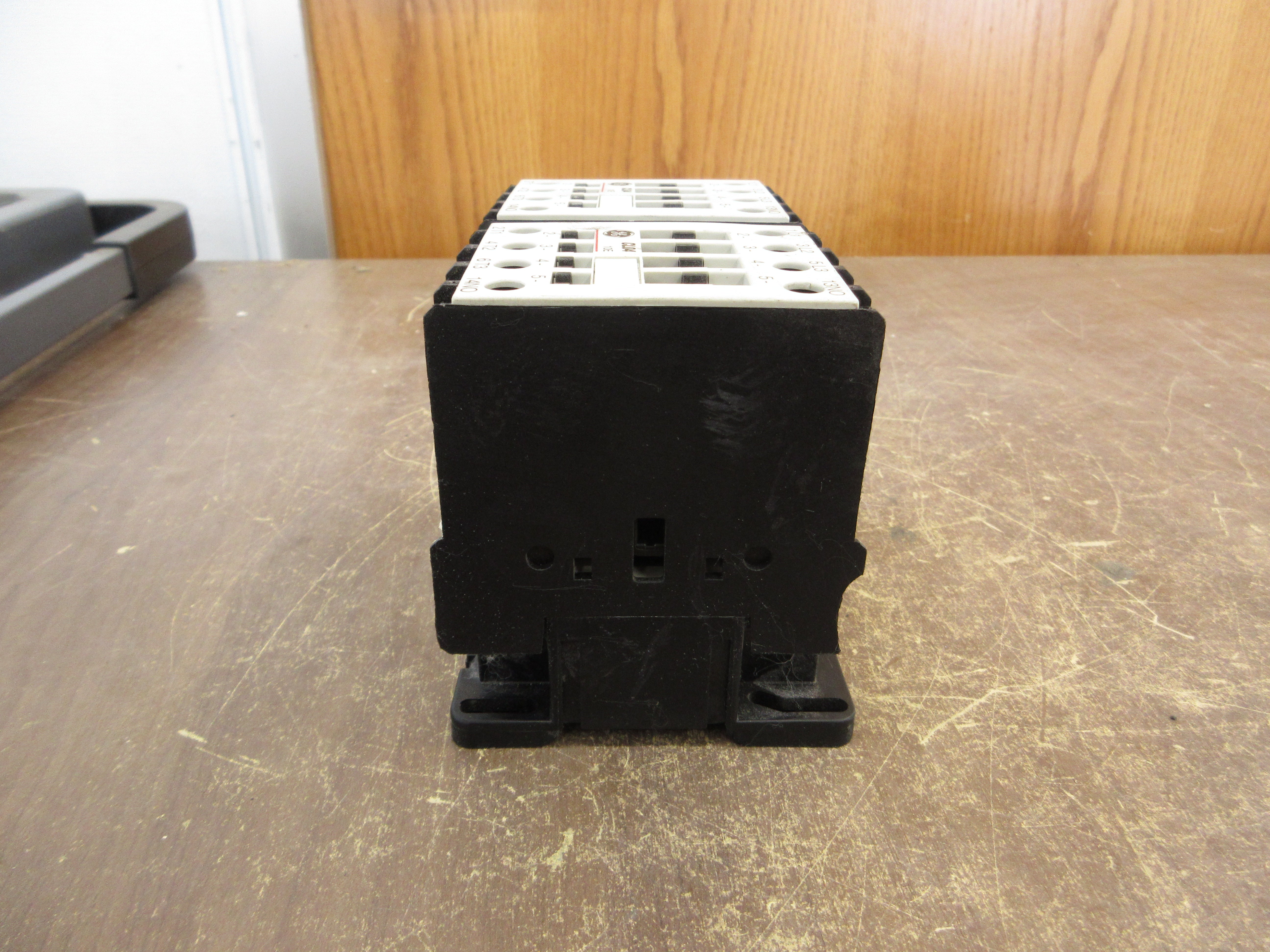 GE Reversing Contactor CL04A310M 120V Coil 54A 600V Used