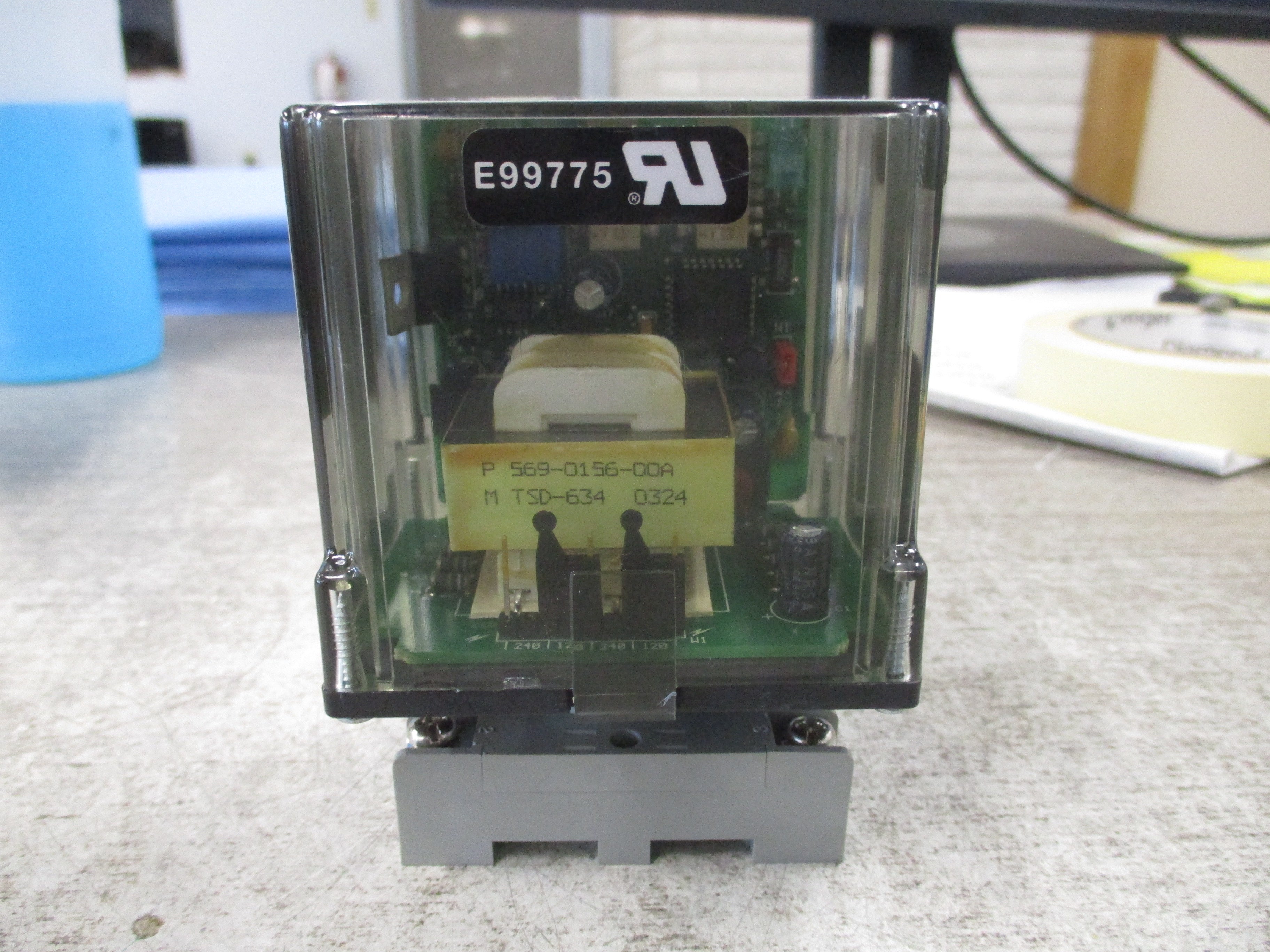 Action Instruments Action Pak Conditioner Relay 4380-2000-1 W/Base Used