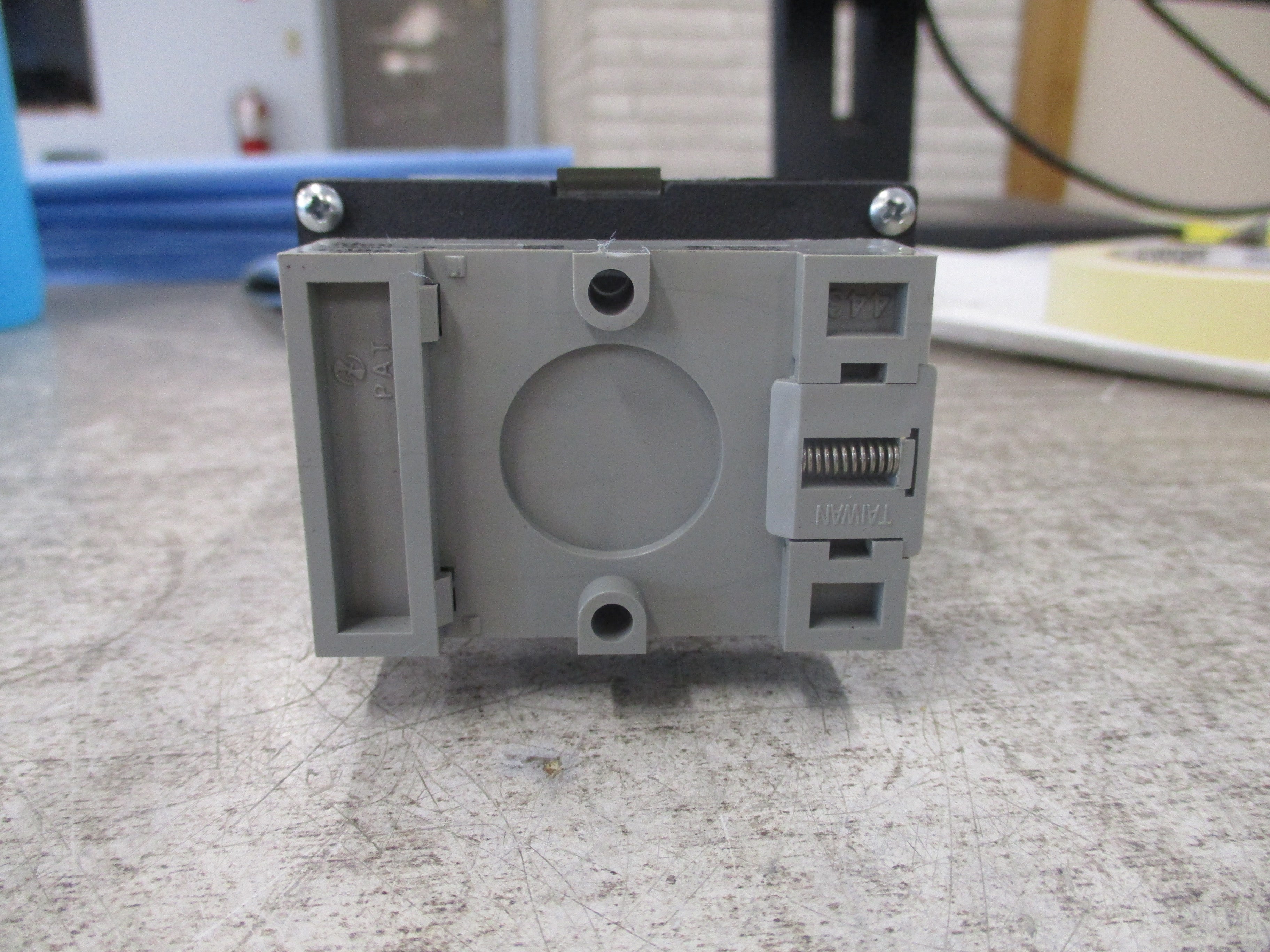 Action Instruments Action Pak Conditioner Relay 4380-2000-1 W/Base Used