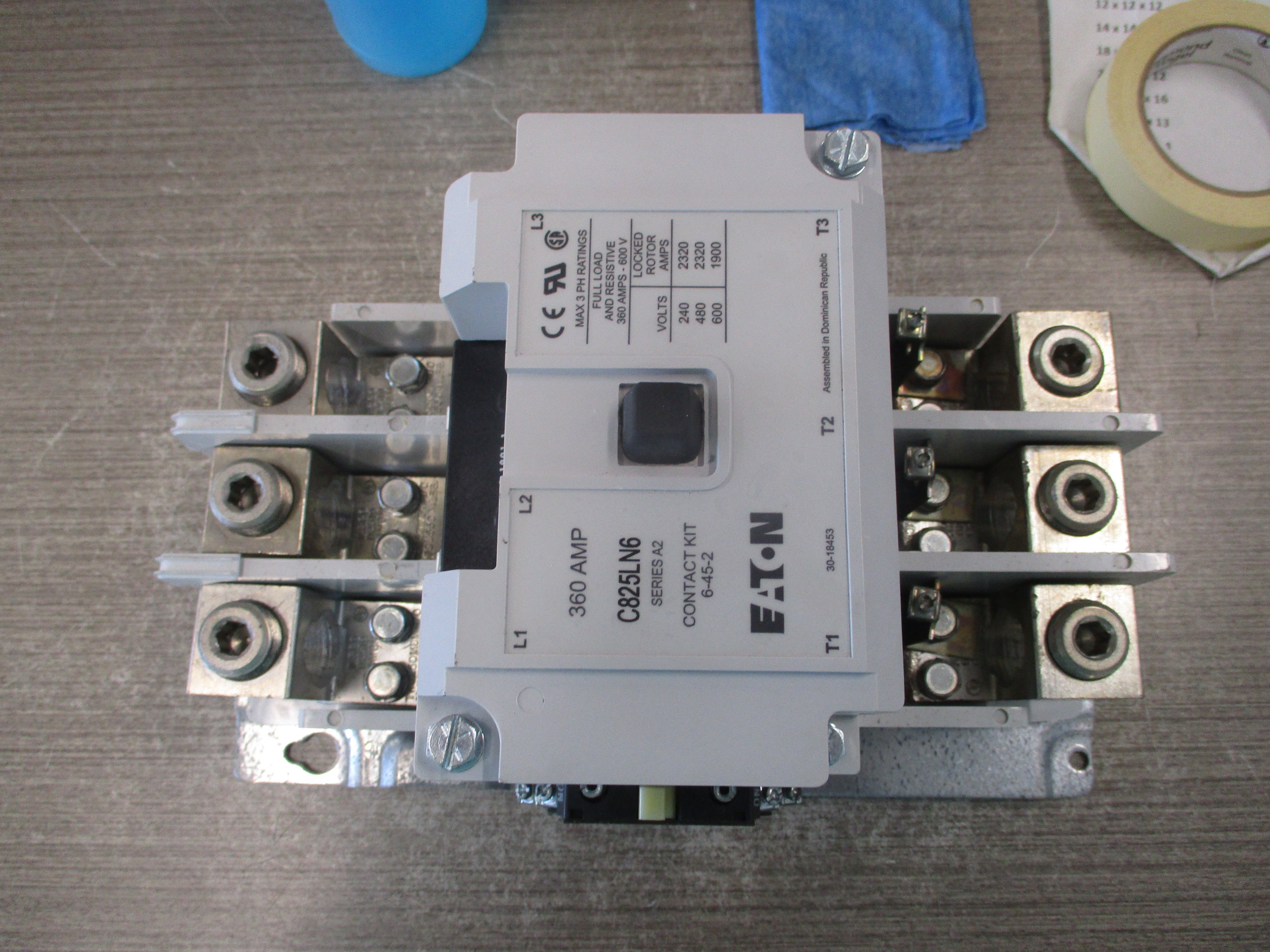 Eaton Contactor C825LN6 Ser. A2 120V coil 360A 600V Used