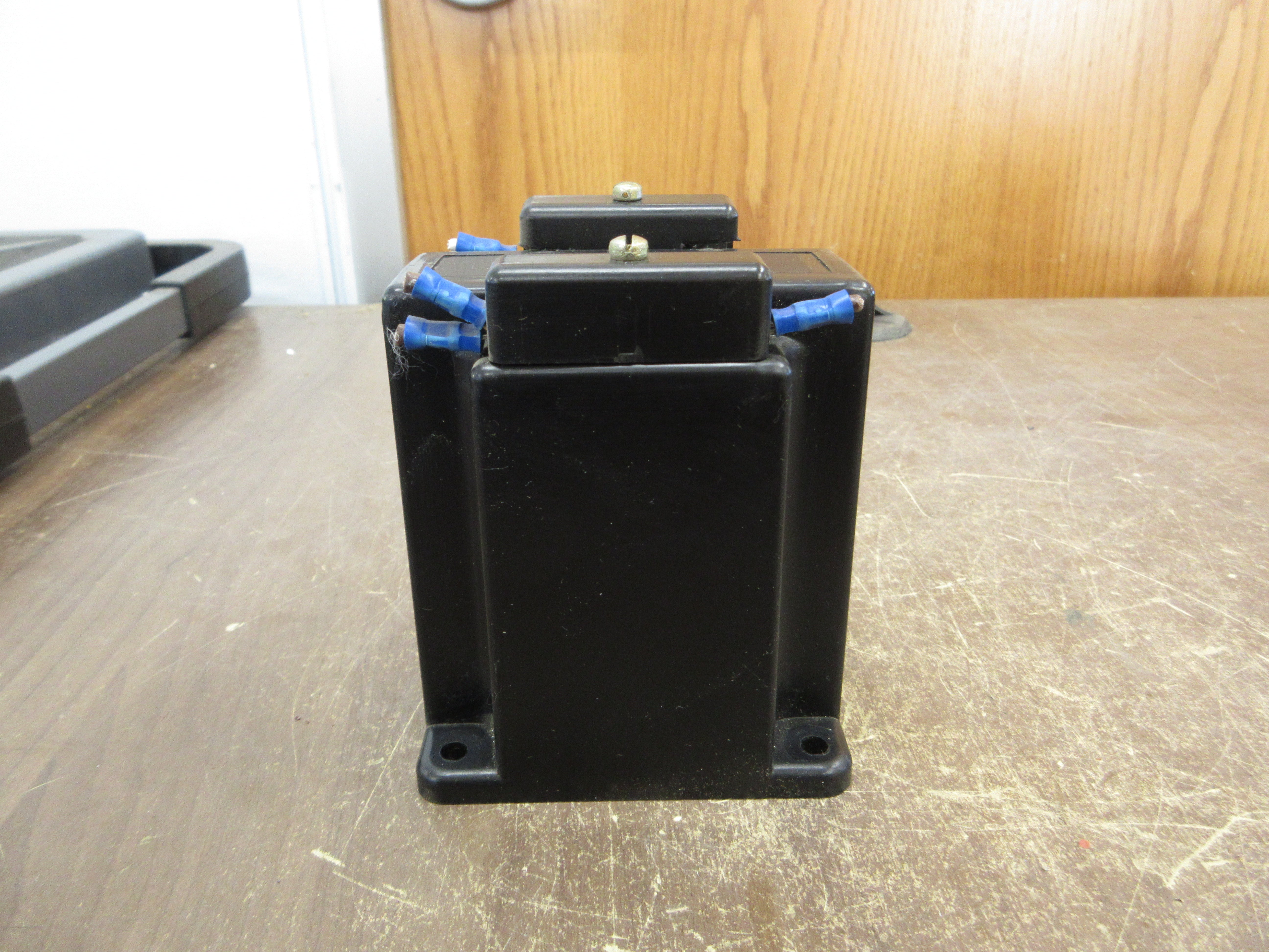 Instrument Transformers Potential Transformer 468-480 Pri: 480V Ratio 4:1 60Hz