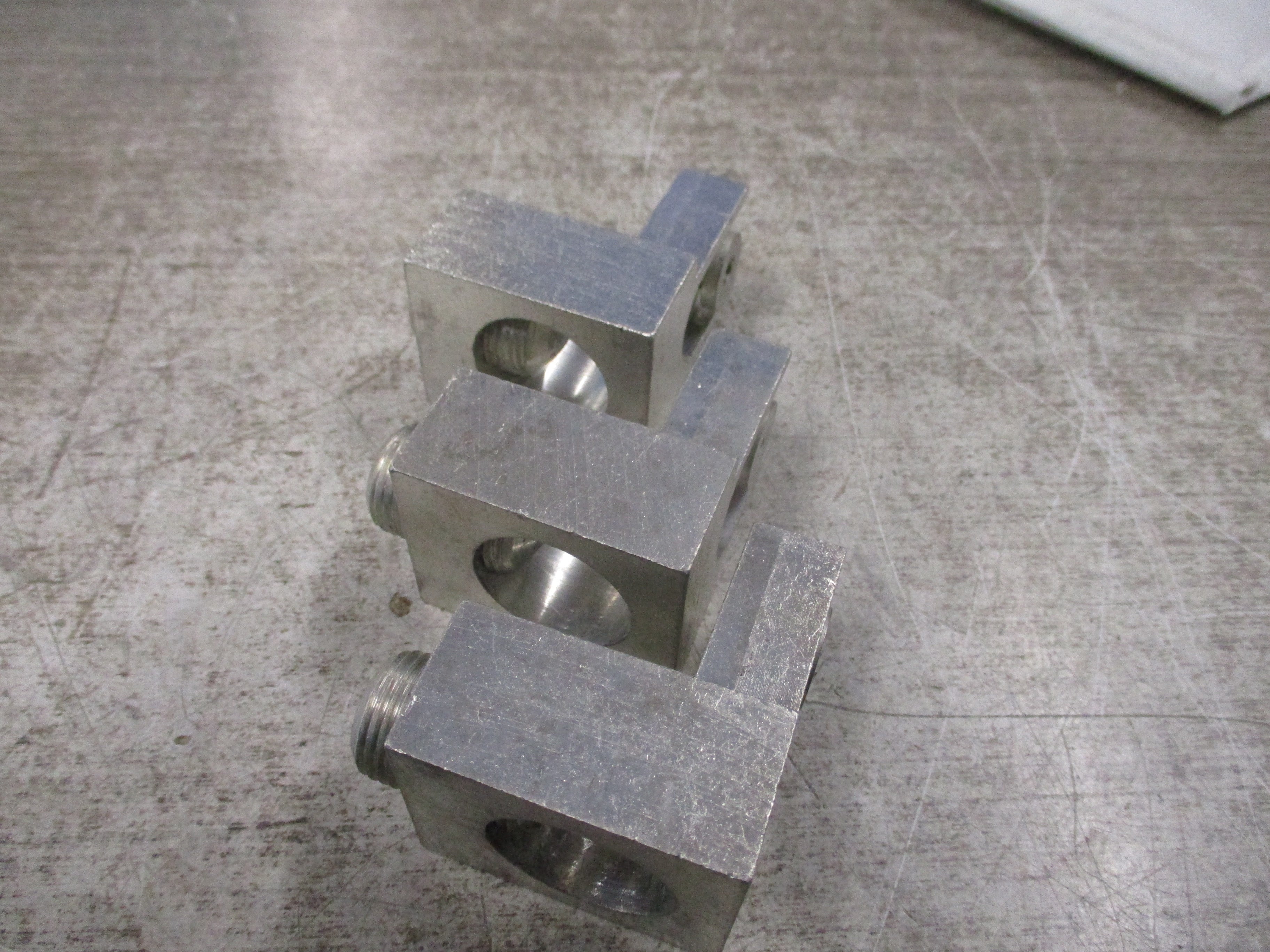 Ilsco Mechanical Lug D3564 750-500MCM *No Box* *Lot of 3* New Surplus