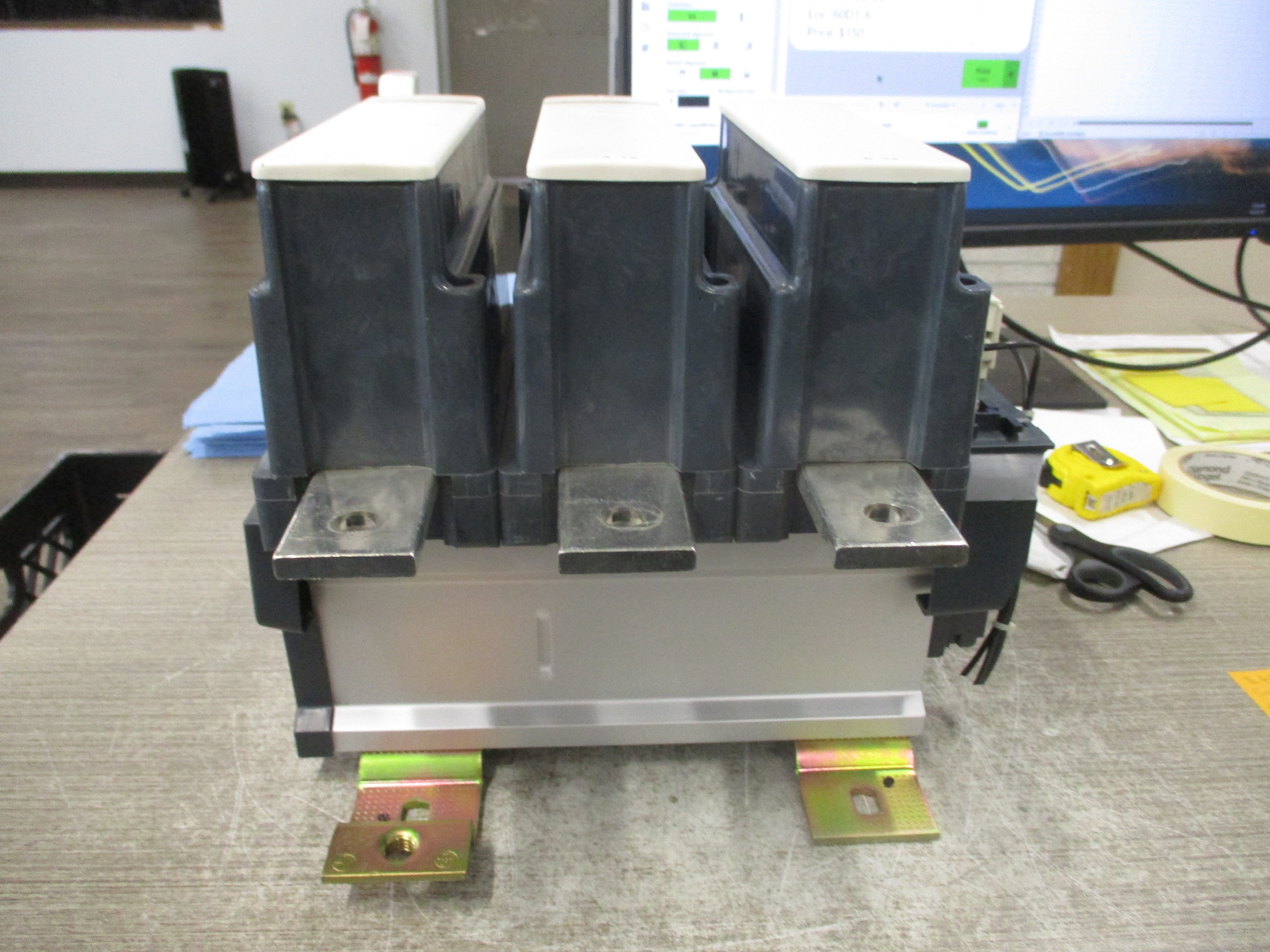 Square D Contactor LC1 F630 240V Coil 1000A 600V (1) Aux Contact Block Used