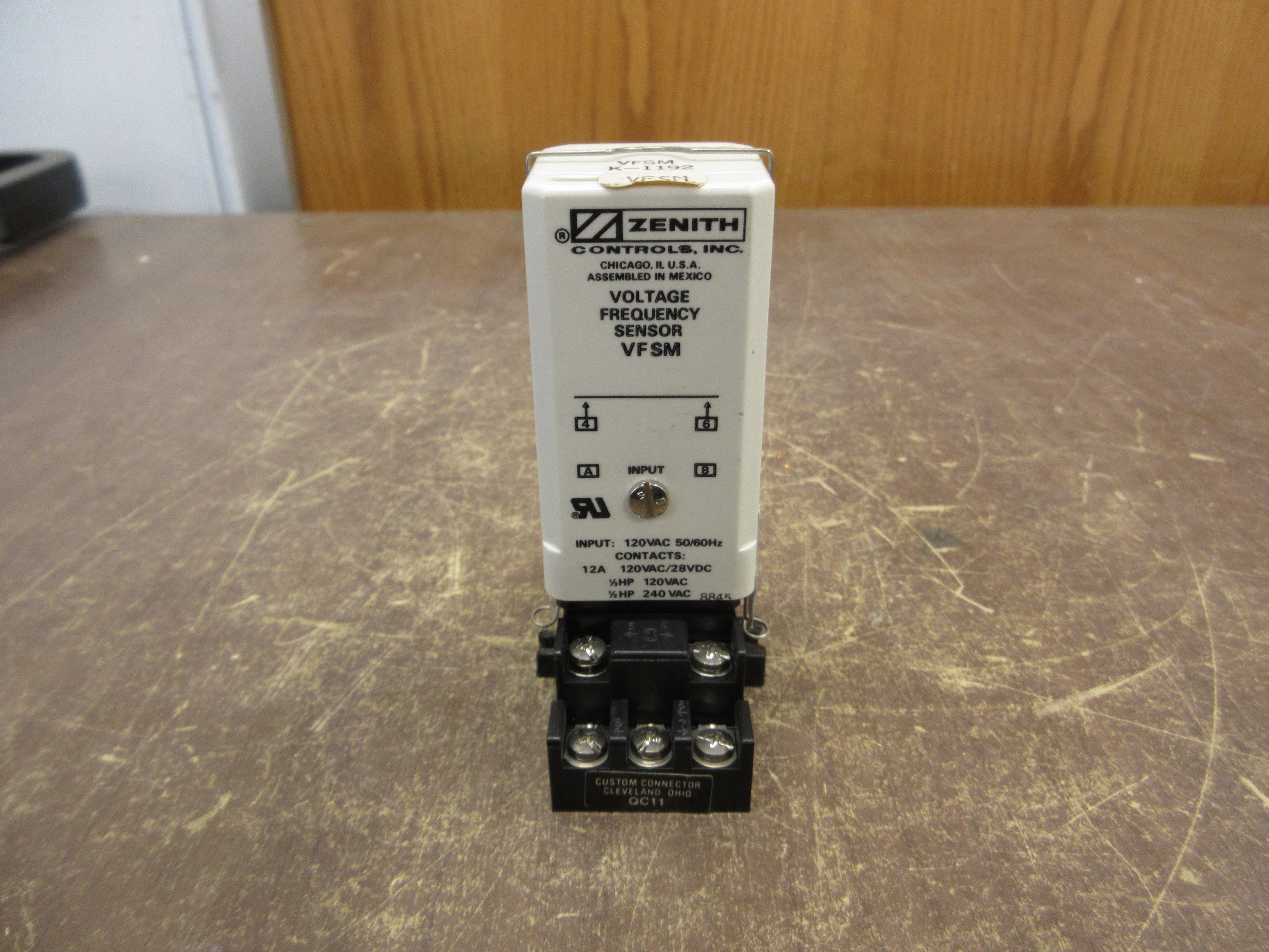 Zenith Voltage Frequency Sensor VFSM K-1192 120V 50/60Hz w/ Base Used