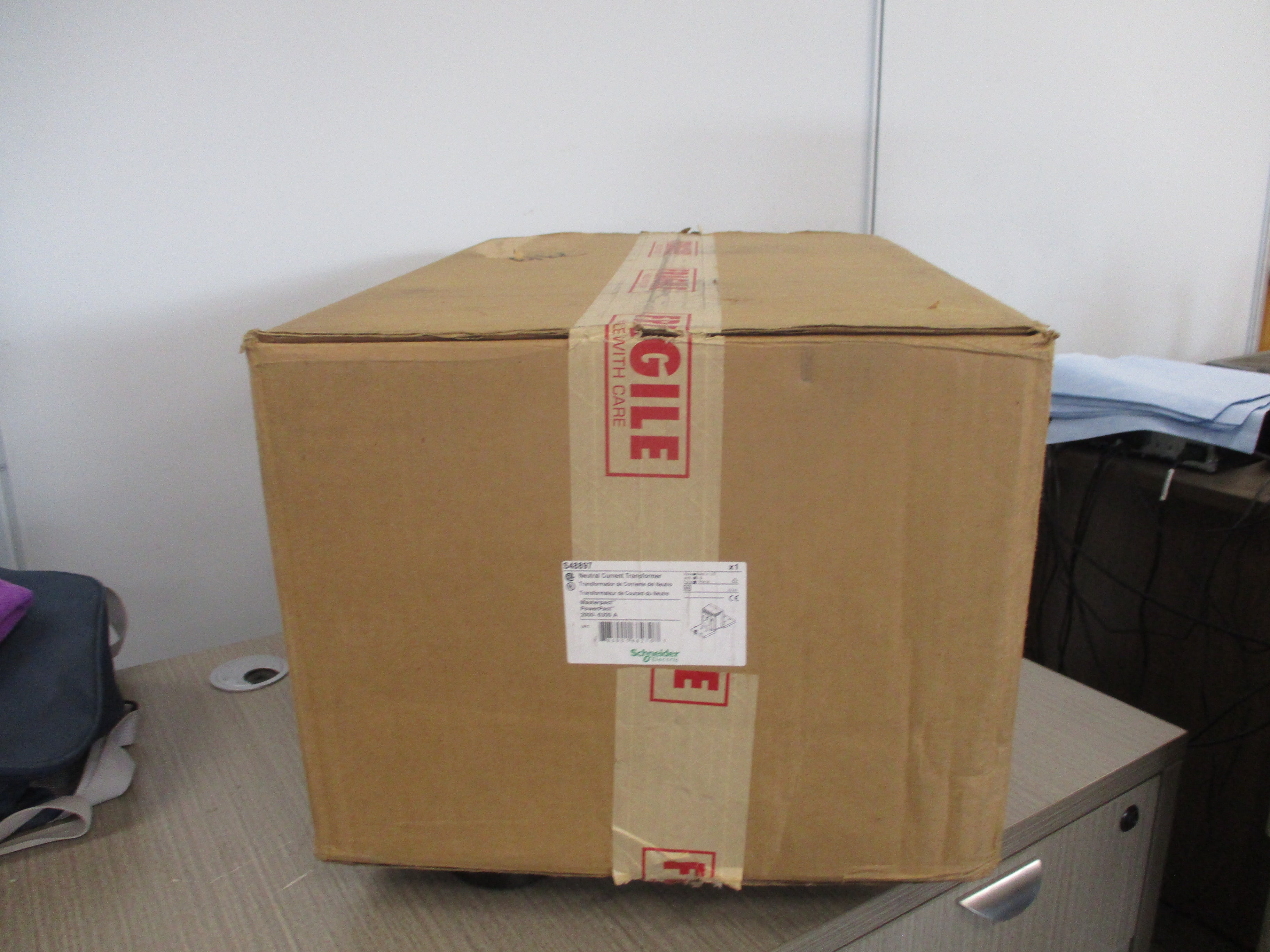 Schneider Electric Masterpact PowerPact Neutral Current Transformer S48897 2000-