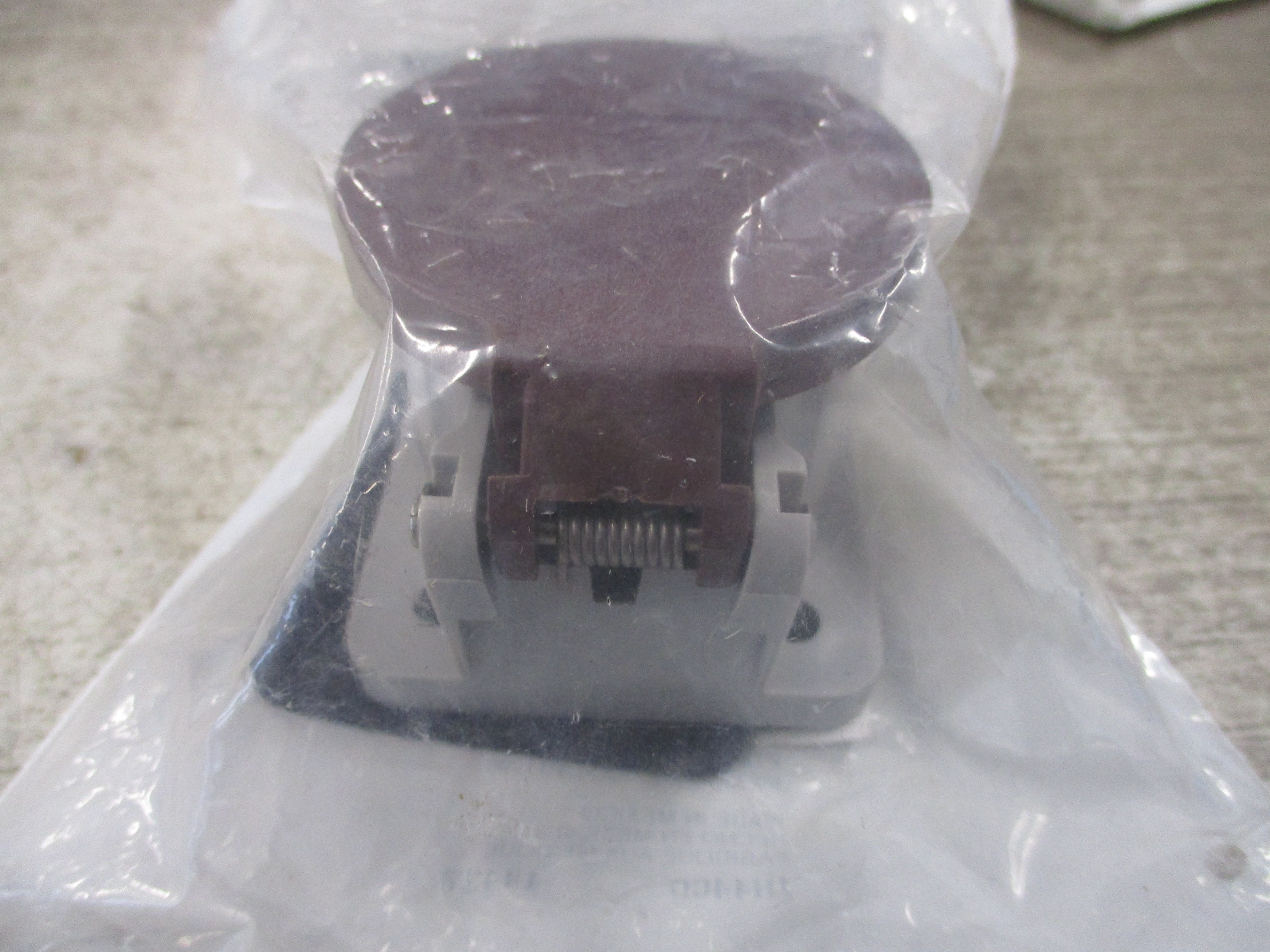 Leviton Nema 3R Receptacle Housing 108-16S31-H New Surplus