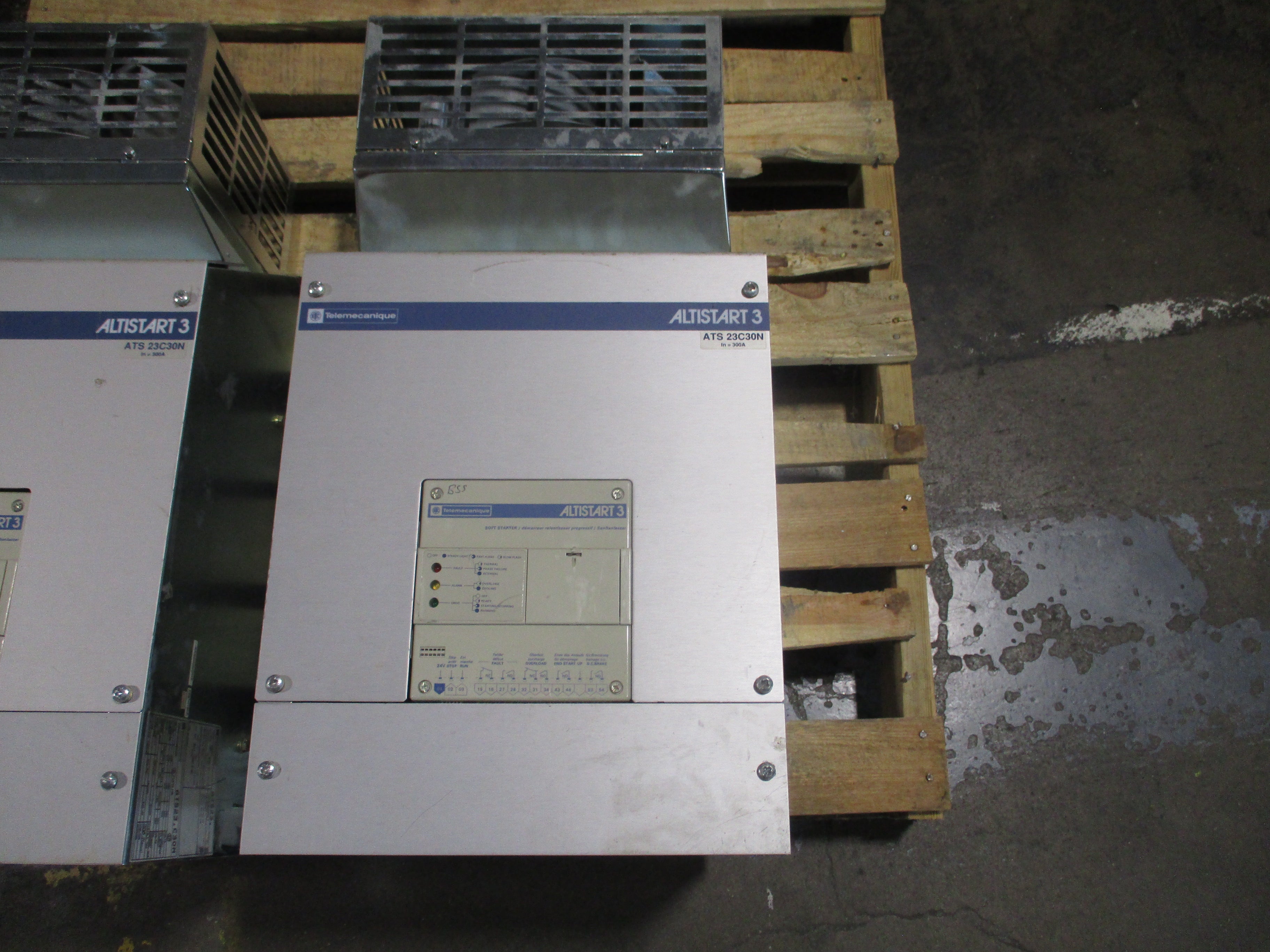 Telemecanique Altistart 3 Soft Start ATS23.C30N 250HP 460V Used