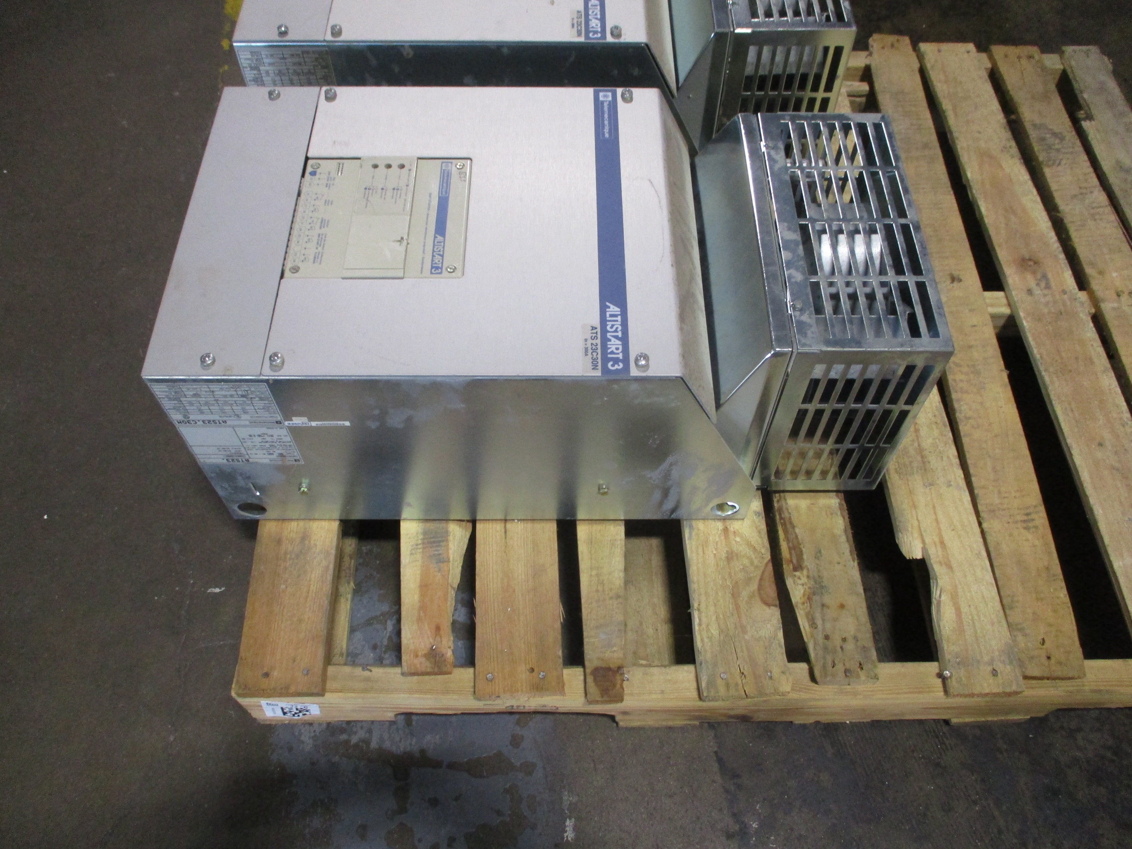 Telemecanique Altistart 3 Soft Start ATS23.C30N 250HP 460V Used