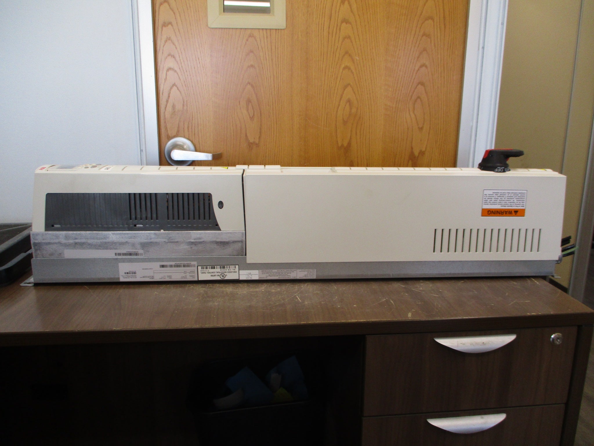 ABB ACH550 AC Drive w/ Bypass ACH550-VCR-023A-4+F267 15HP 3Ph w/ Keypad Used