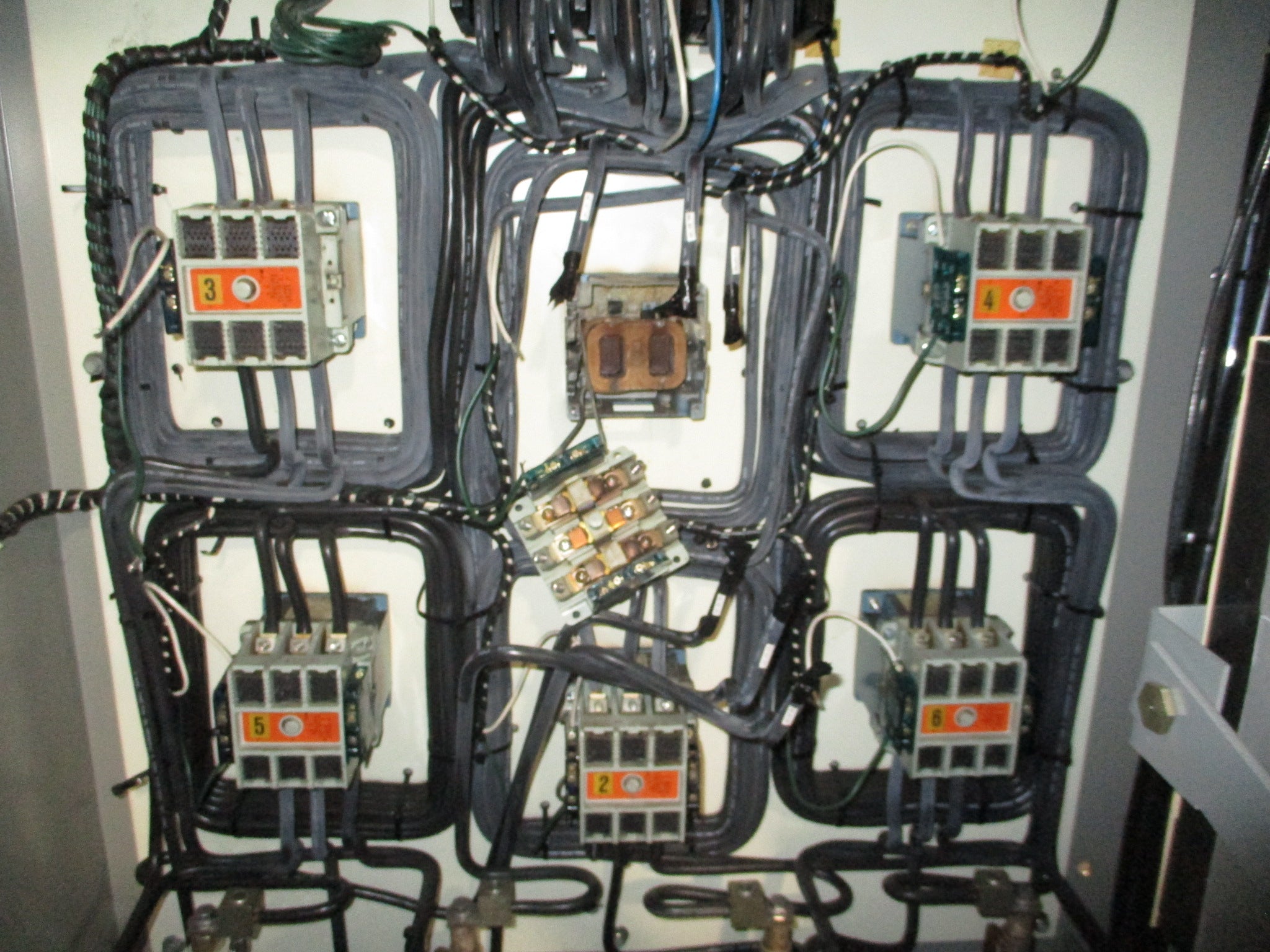 Cornell-Dubilier Accu-Var Capacitor Assembly IVT6300F50 300kVAR 480V 3Ph 60Hz