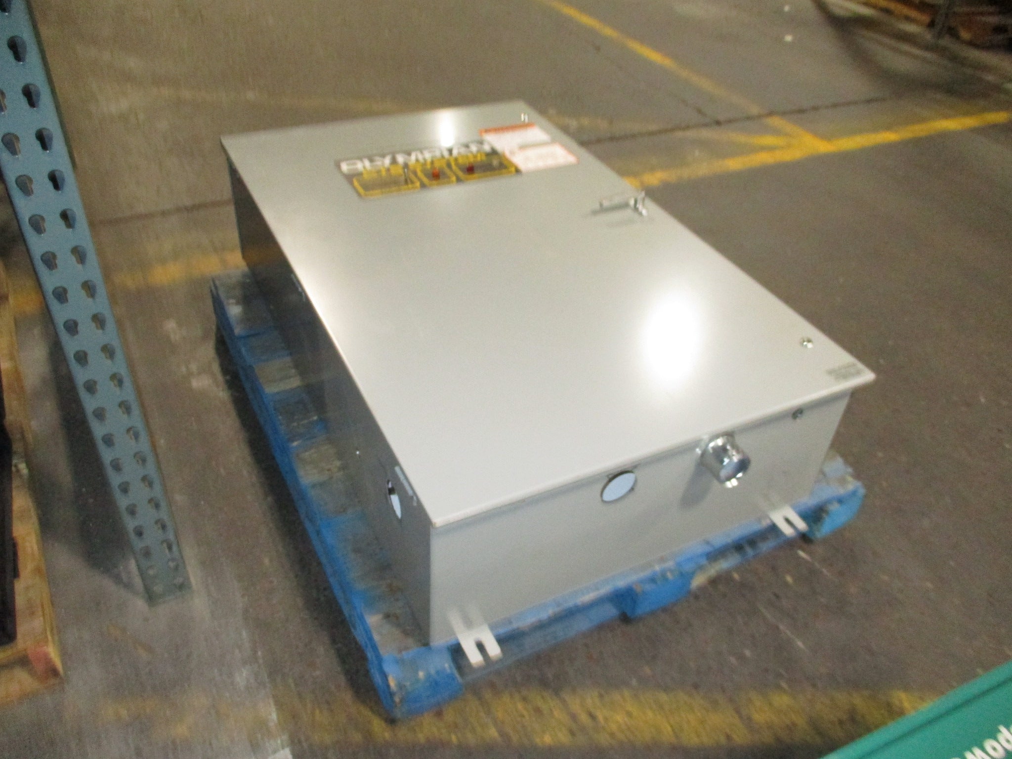 Generac Olympian Automatic Transfer Switch 00681-0 200A 120/208V Used