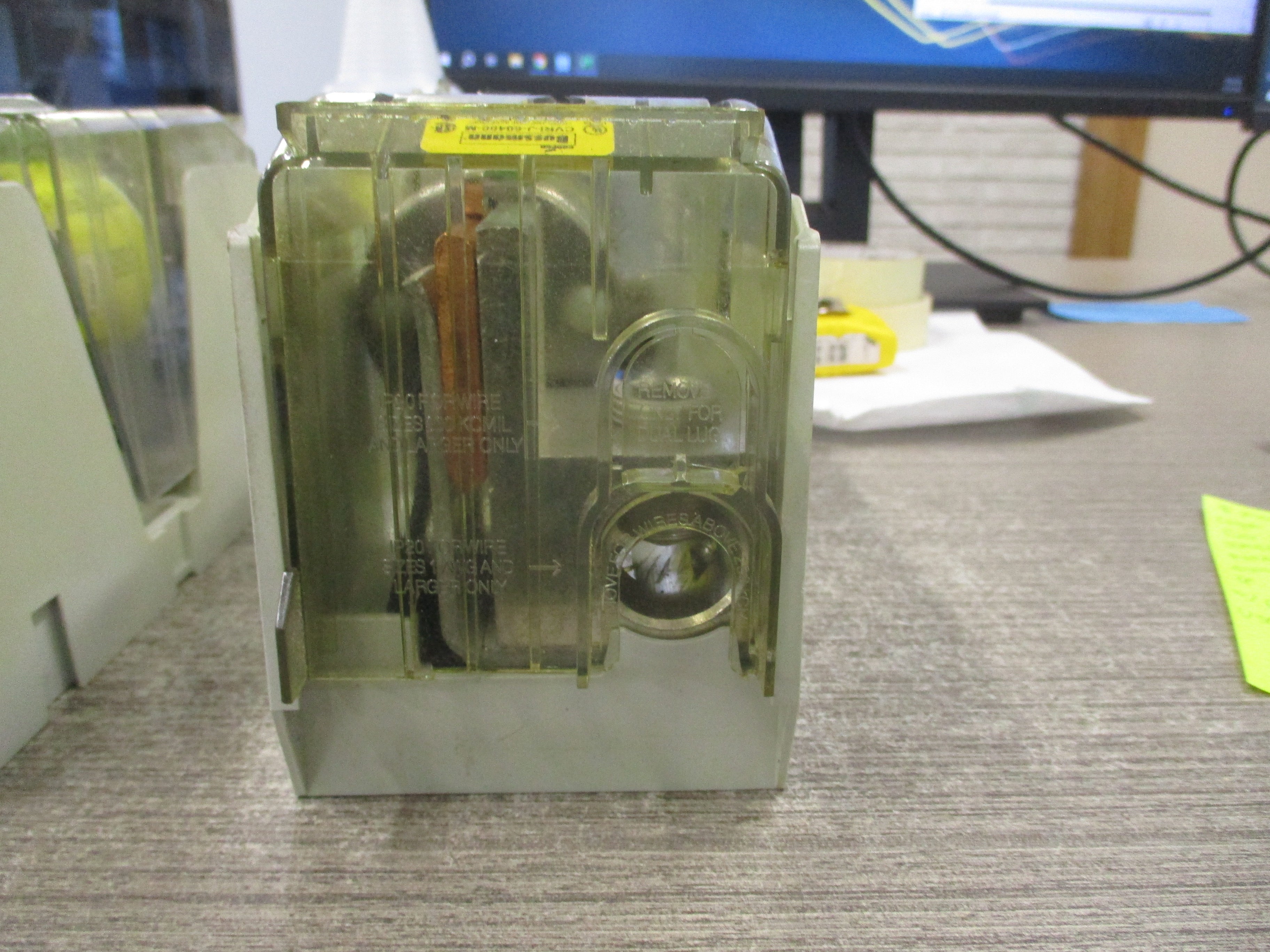 Cooper Bussmann Fuse holder JM60400-3CR 400A 600V 3P W/(3) 300A Fuses Used