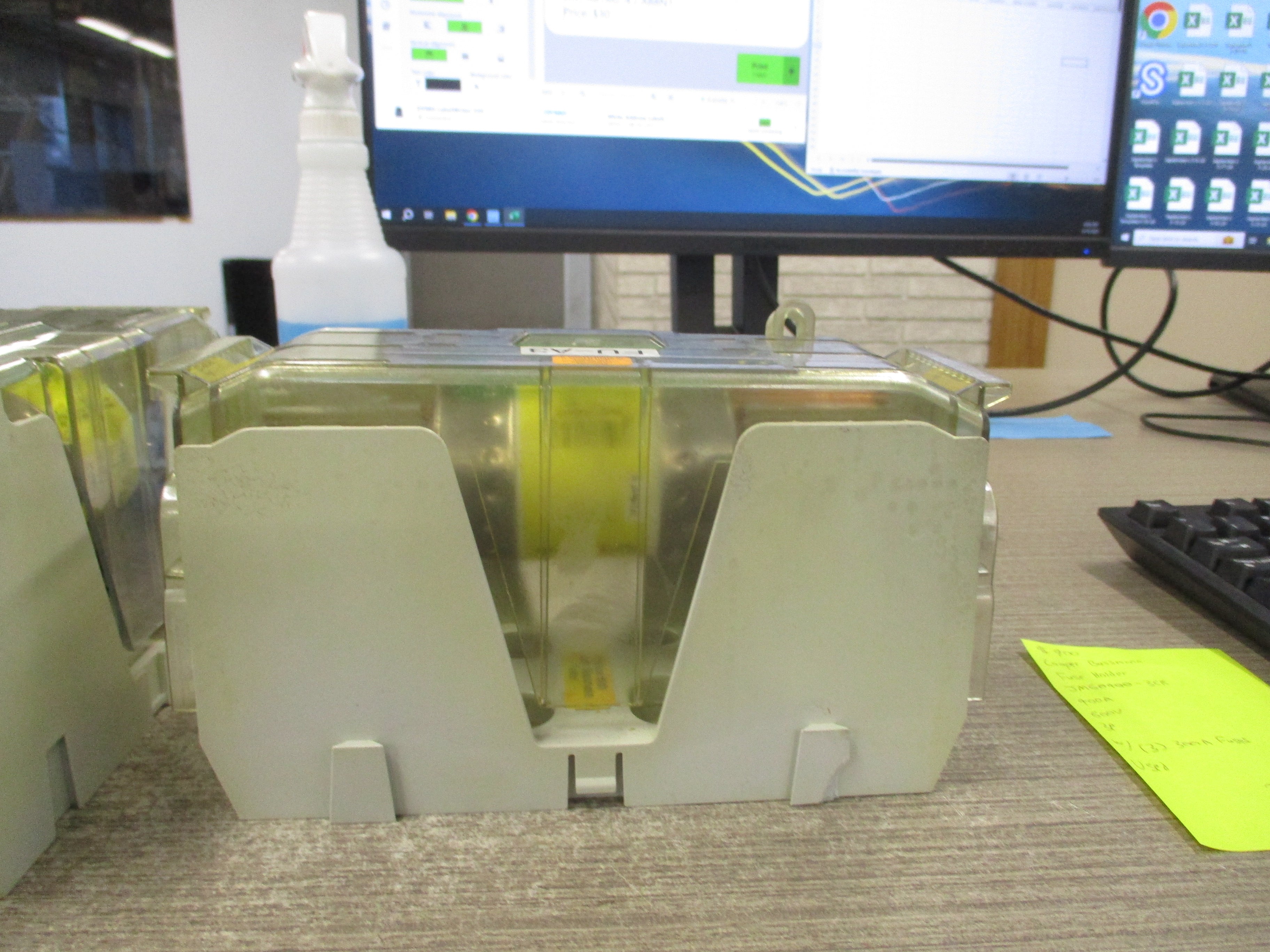 Cooper Bussmann Fuse holder JM60400-3CR 400A 600V 3P W/(3) 300A Fuses Used