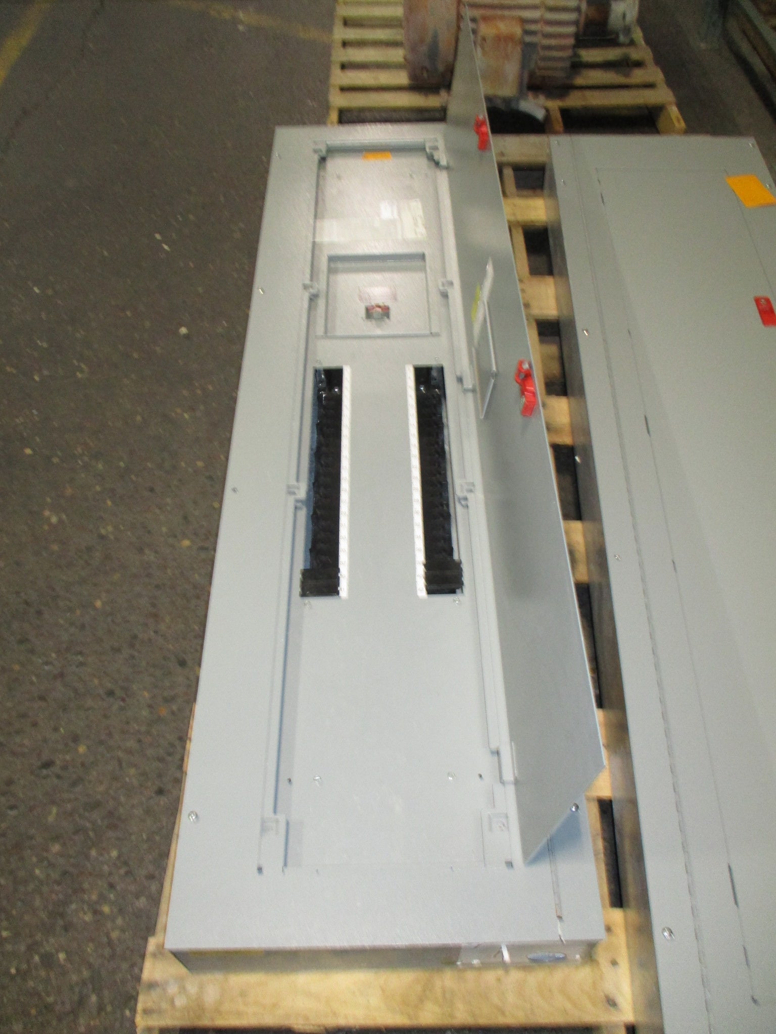 GE Main Breaker Circuit Breaker Panel ASF3424MBX 400A Max 125A Main 42-Slot Used