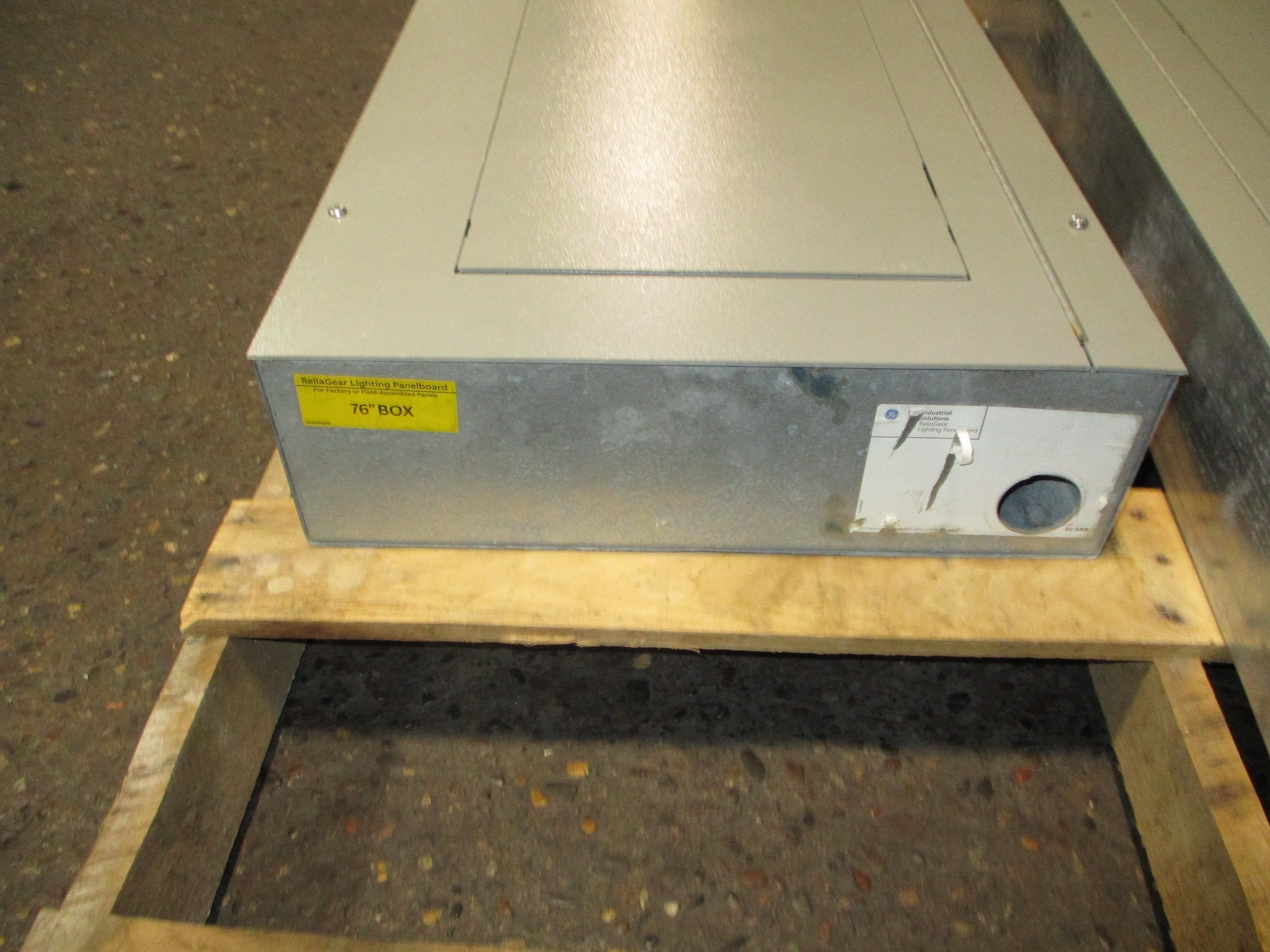 GE Main Breaker Circuit Breaker Panel ASF3424MBX 400A Max 125A Main 42-Slot Used