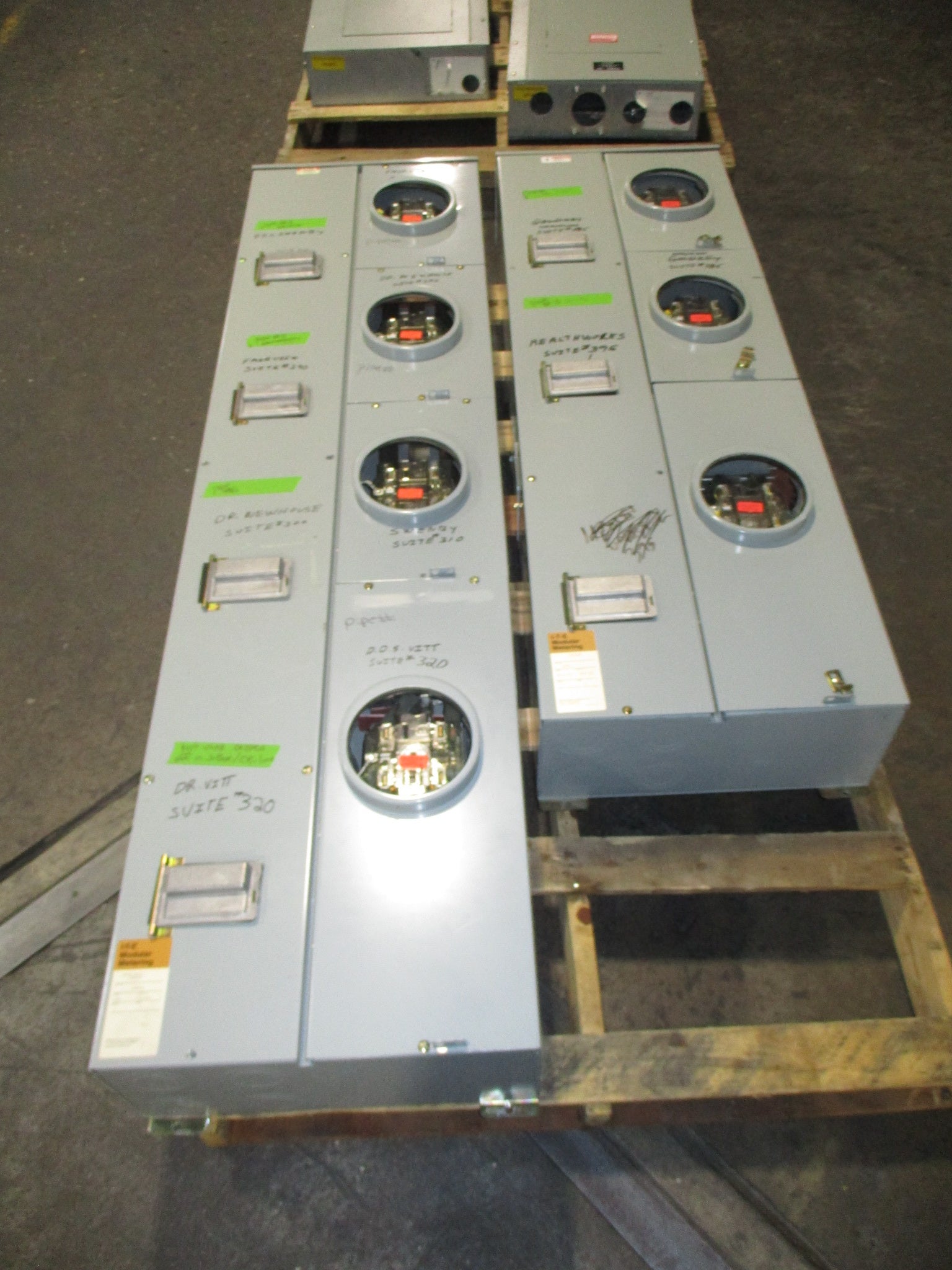 ITE Modular Meter Center W2MM4AB/W2MM3/MTB4 800A 208Y/120V 3Ph 4W 7-Position