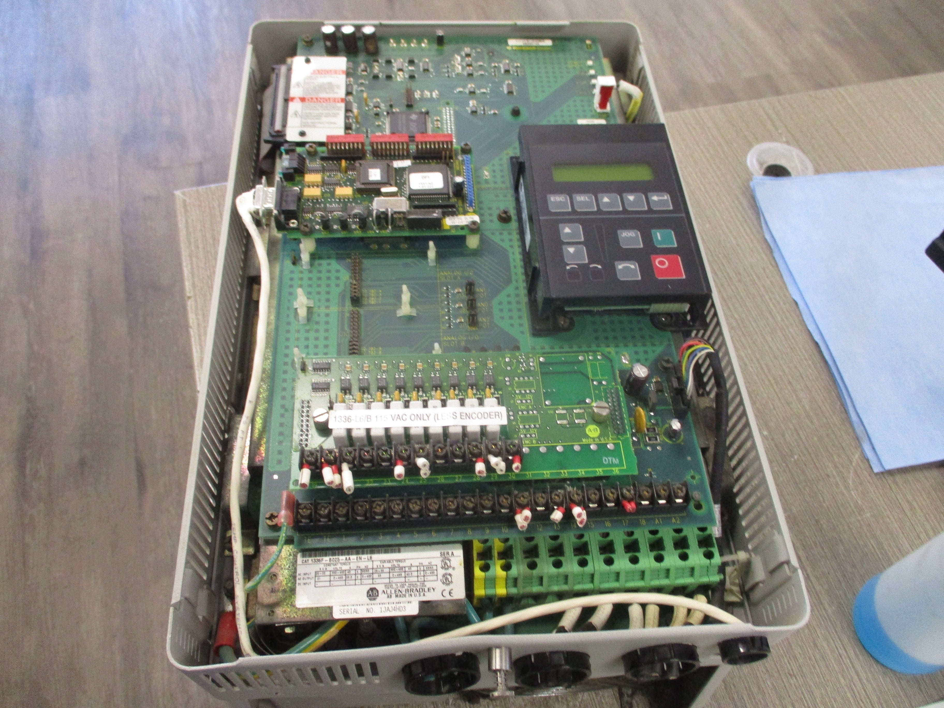 Allen-Bradley 1336 Plus II AC Drive 1336F-B025-AA-EN-L6 2.5 Hp 3Ph w/Keypad Used