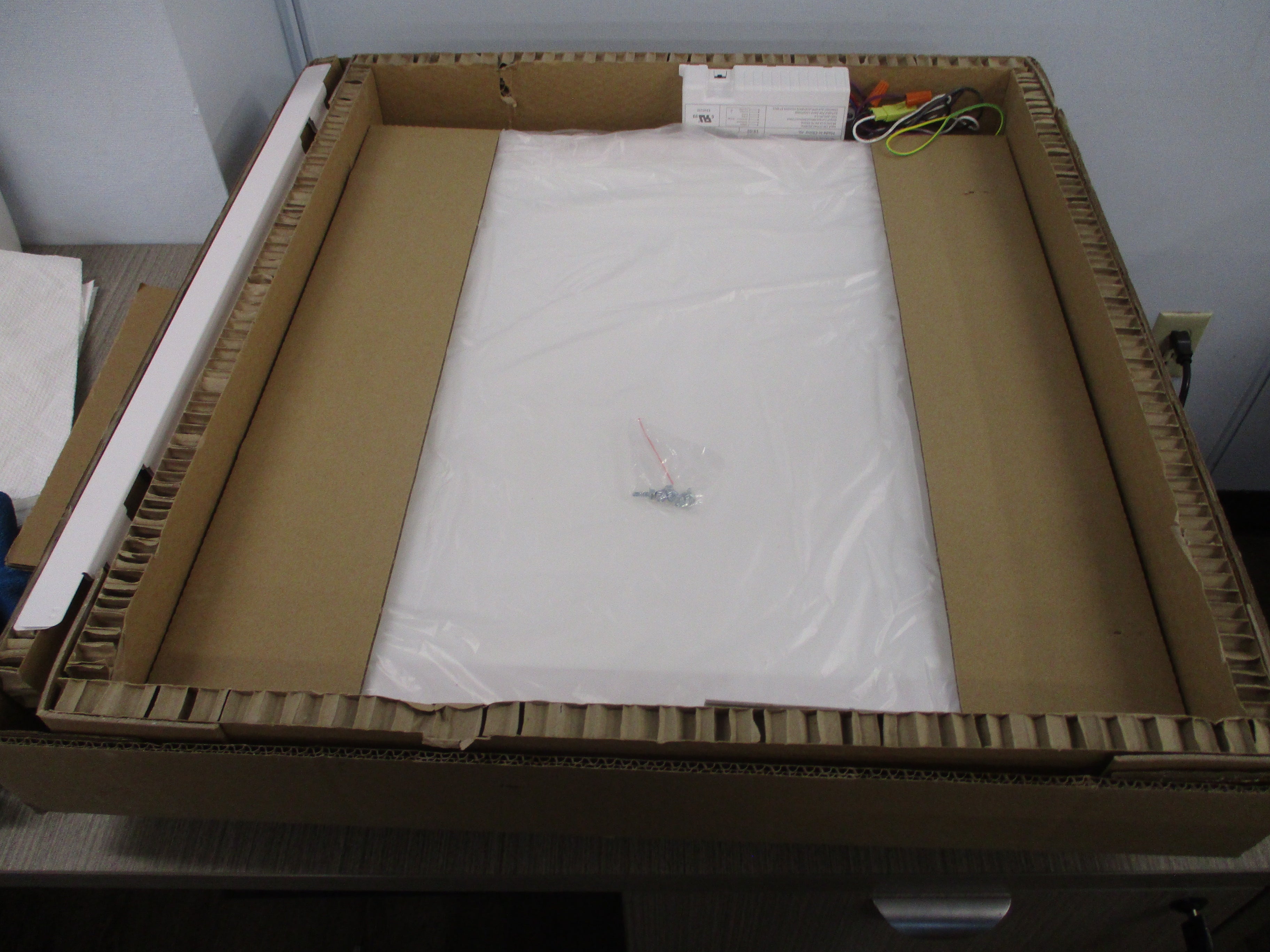 GE Lumination Recessed LED Luminaire RPL22A03XMM840VQRMWHTE 605MM x 605mm 120-27