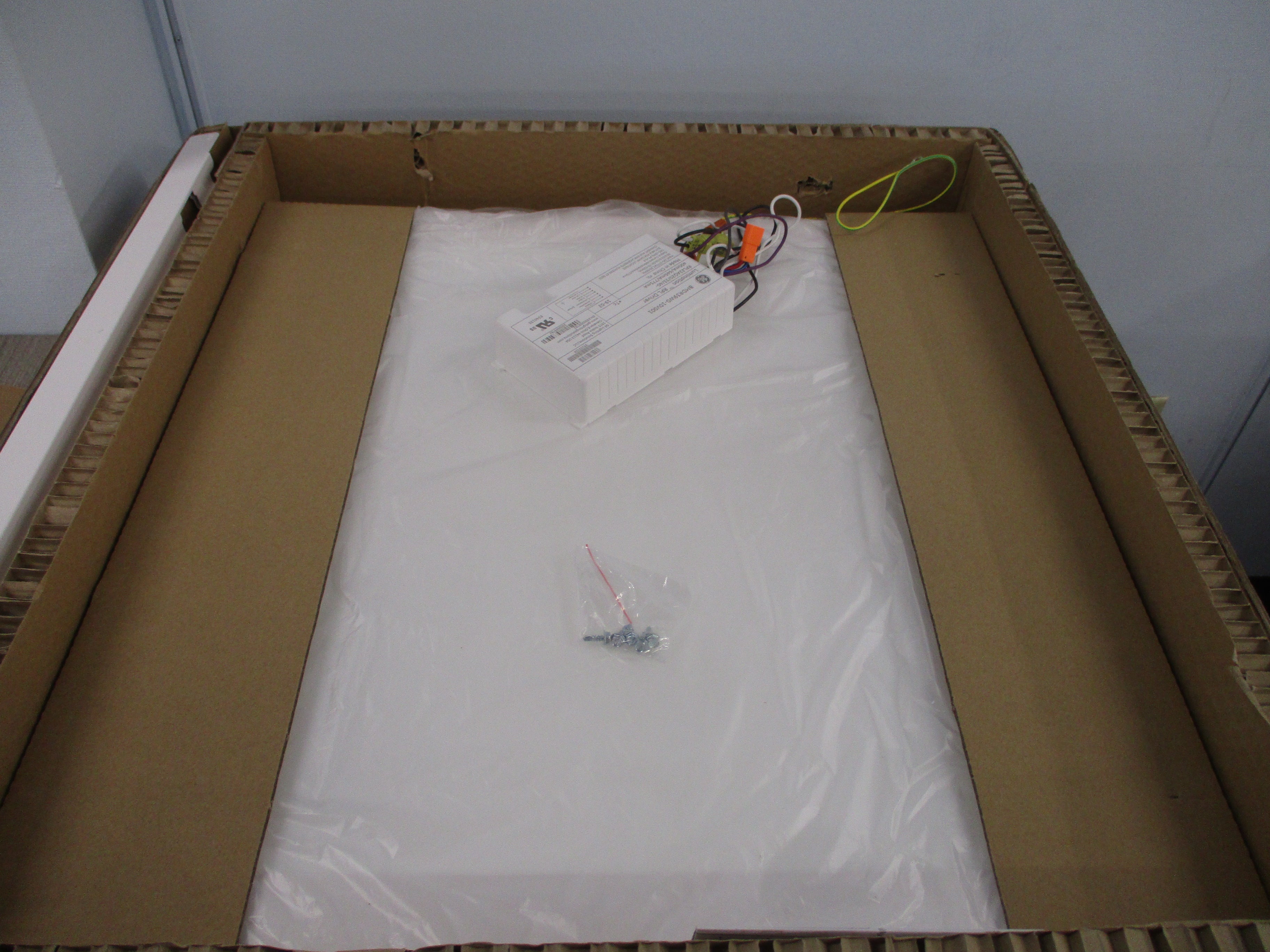 GE Lumination Recessed LED Luminaire RPL22A03XMM840VQRMWHTE 605MM x 605mm 120-27