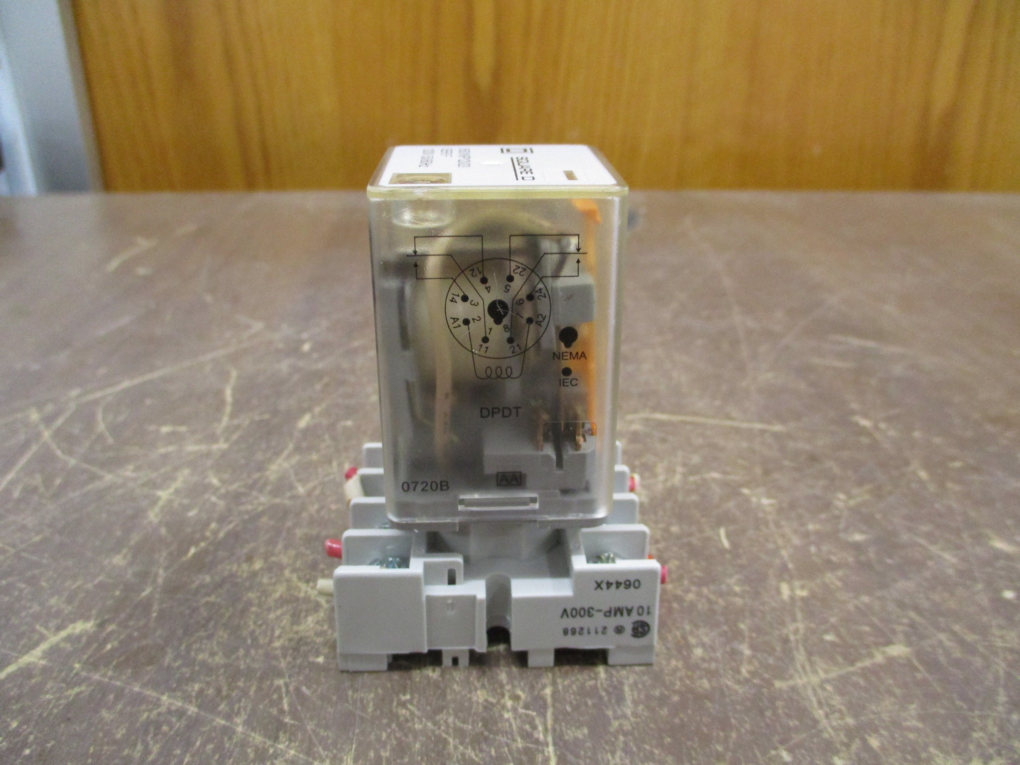 Square D Relay 8501KP12V20 Ser. F 120V Coil w/ Base *Lot of 2* Used