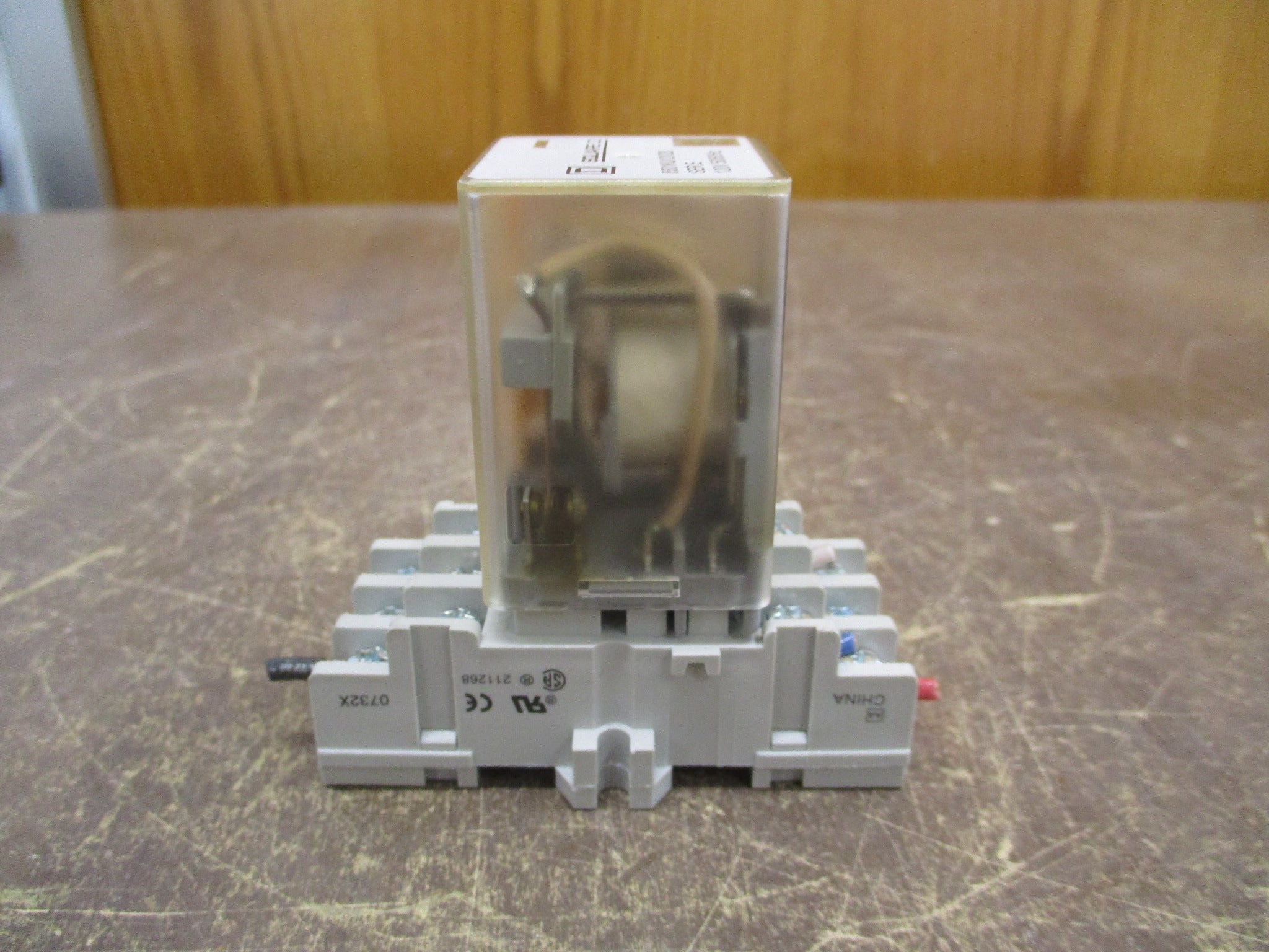 Square D Relay 8501KU12V20 Ser. E 120V Coil w/ Base *Lot of 2* Used